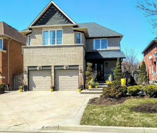 527 Ravineview Way