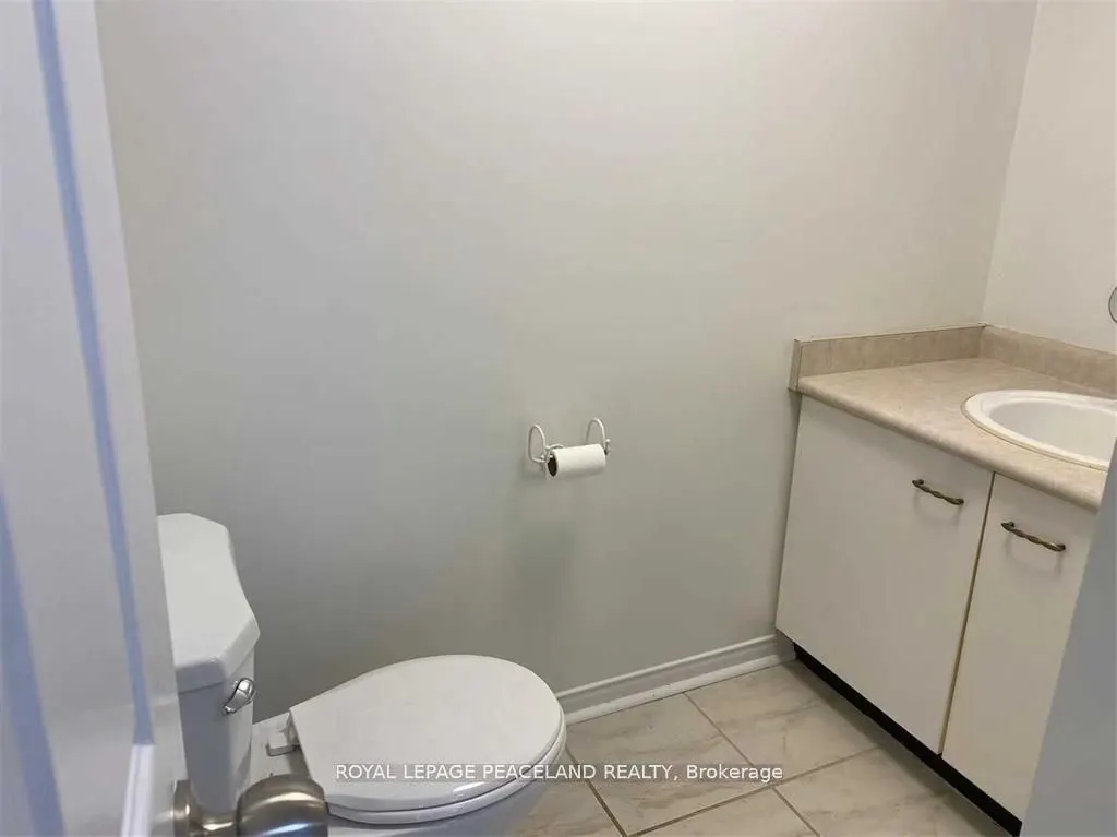 1136 Lindsay Drive S