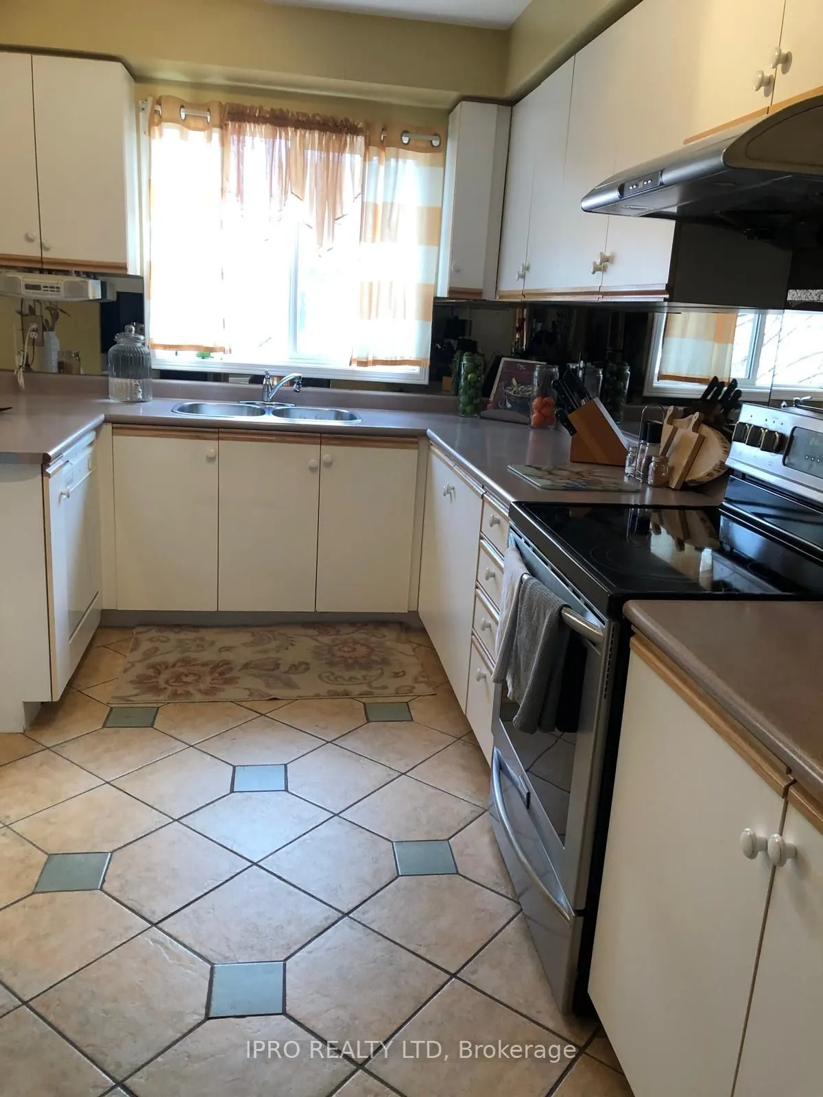 57 Brickyard Way, #122