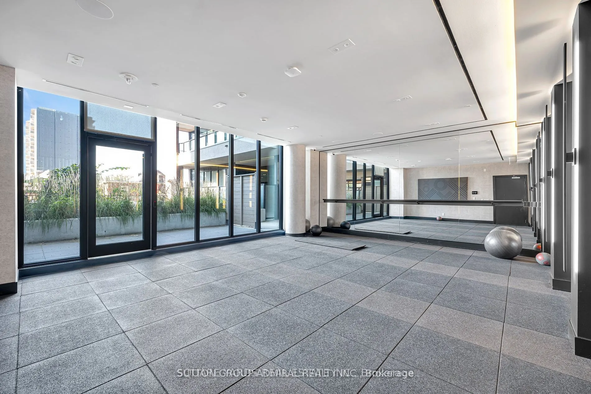 270 Dufferin Street #PH01