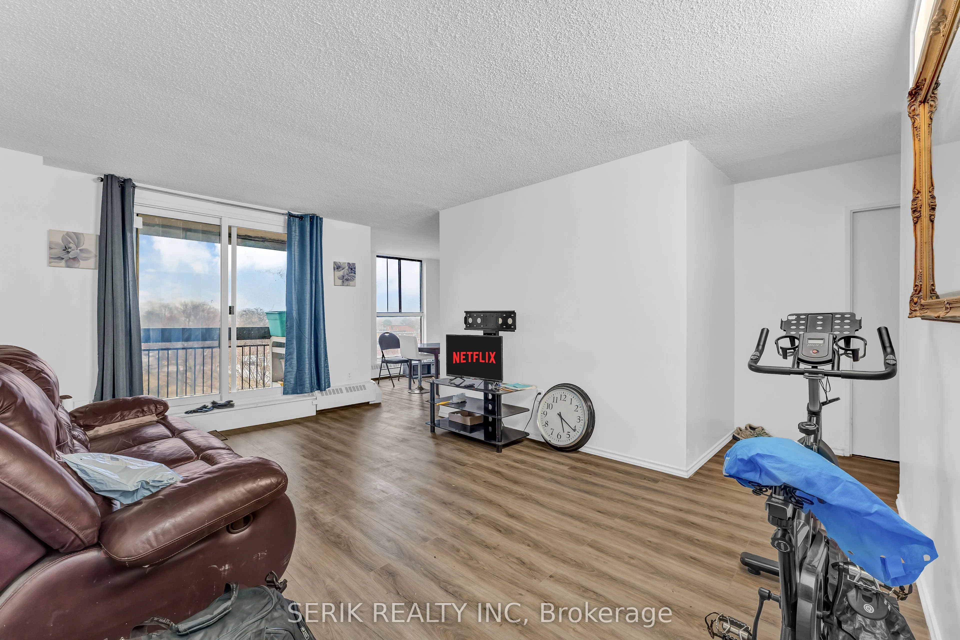 4673 Jane Street, #517