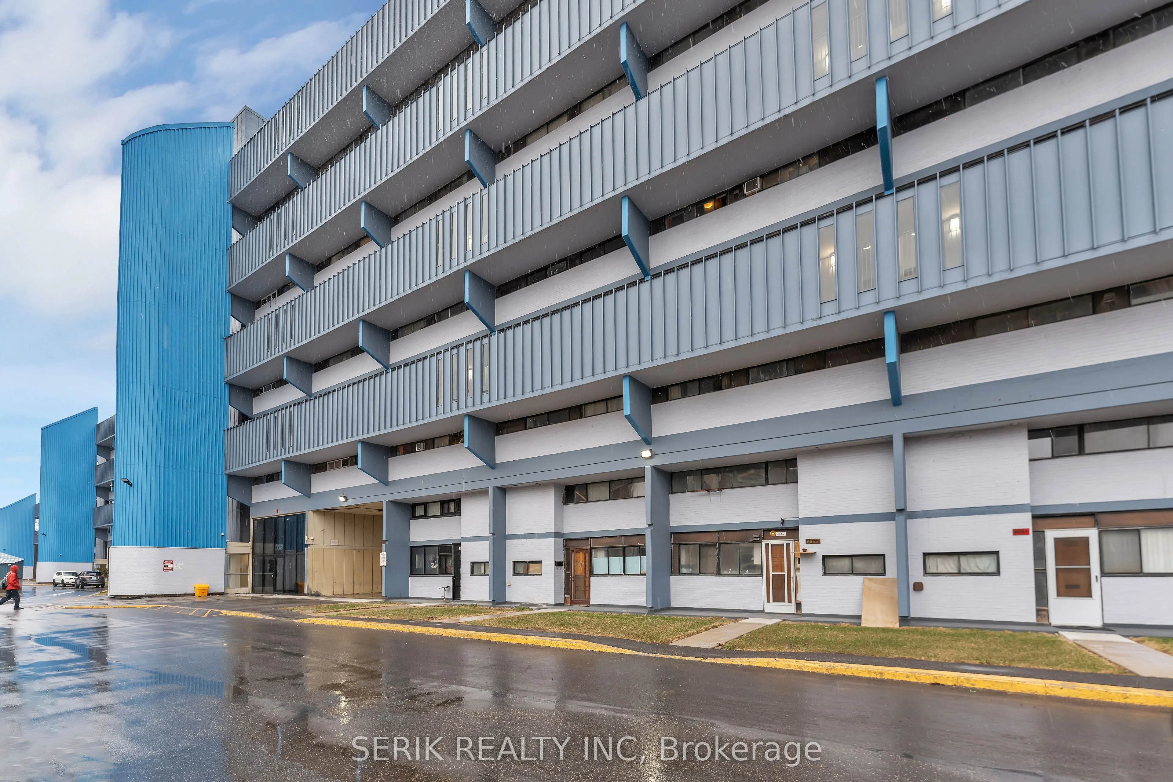 4673 Jane Street, #517