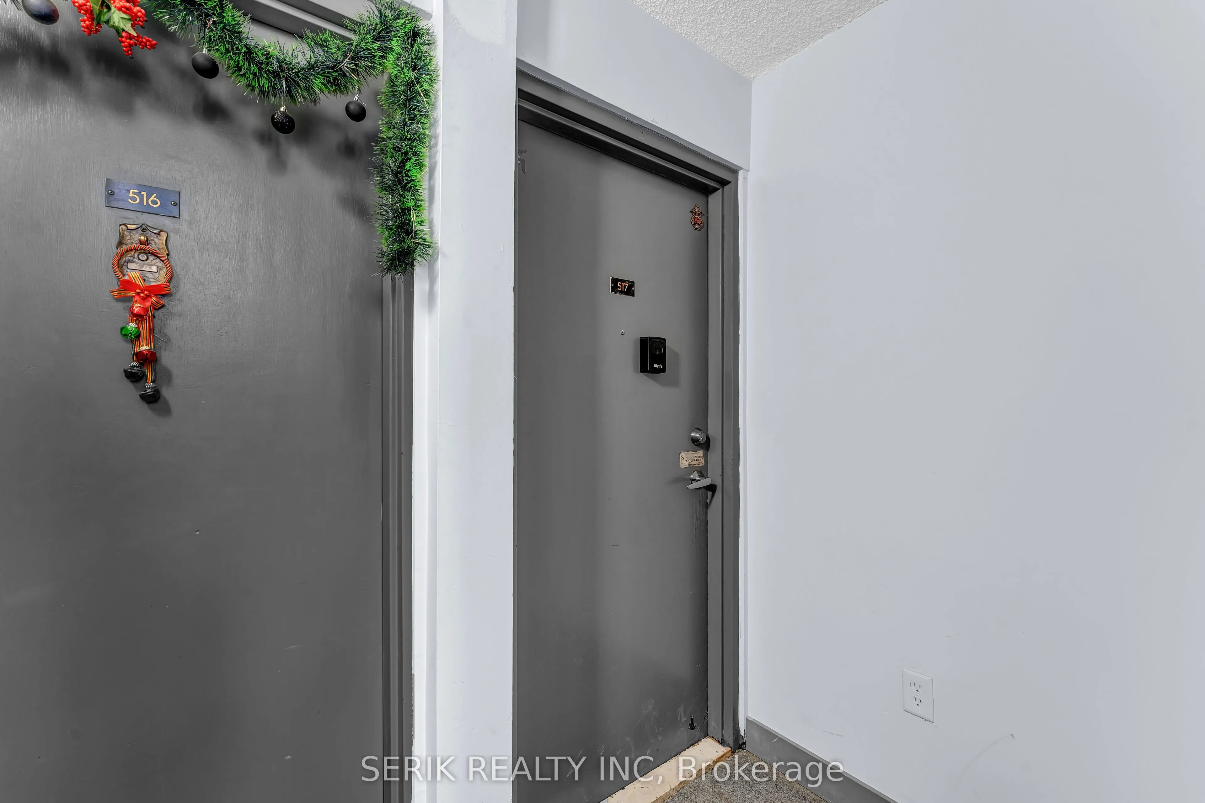 4673 Jane Street, #517