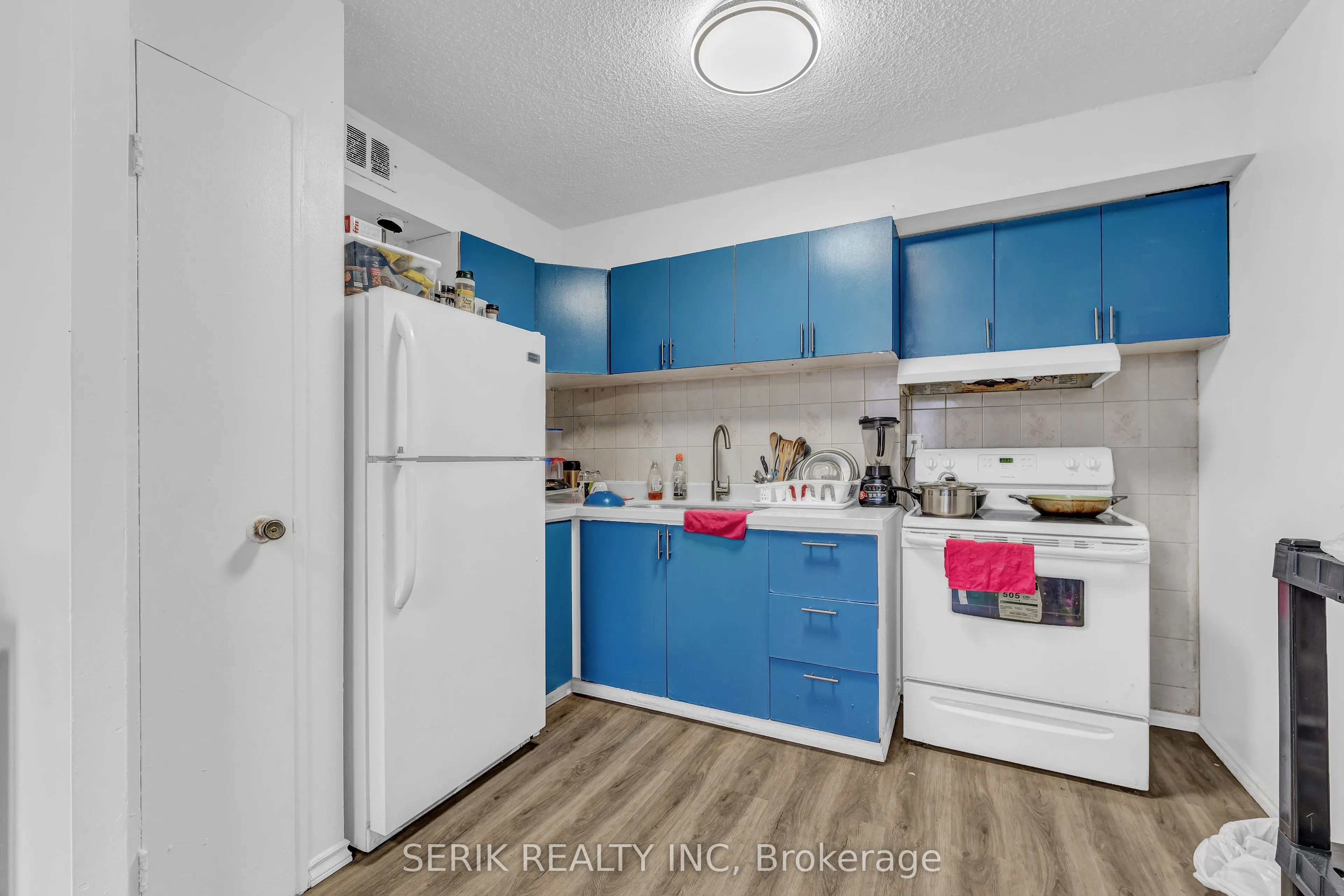 4673 Jane Street, #517