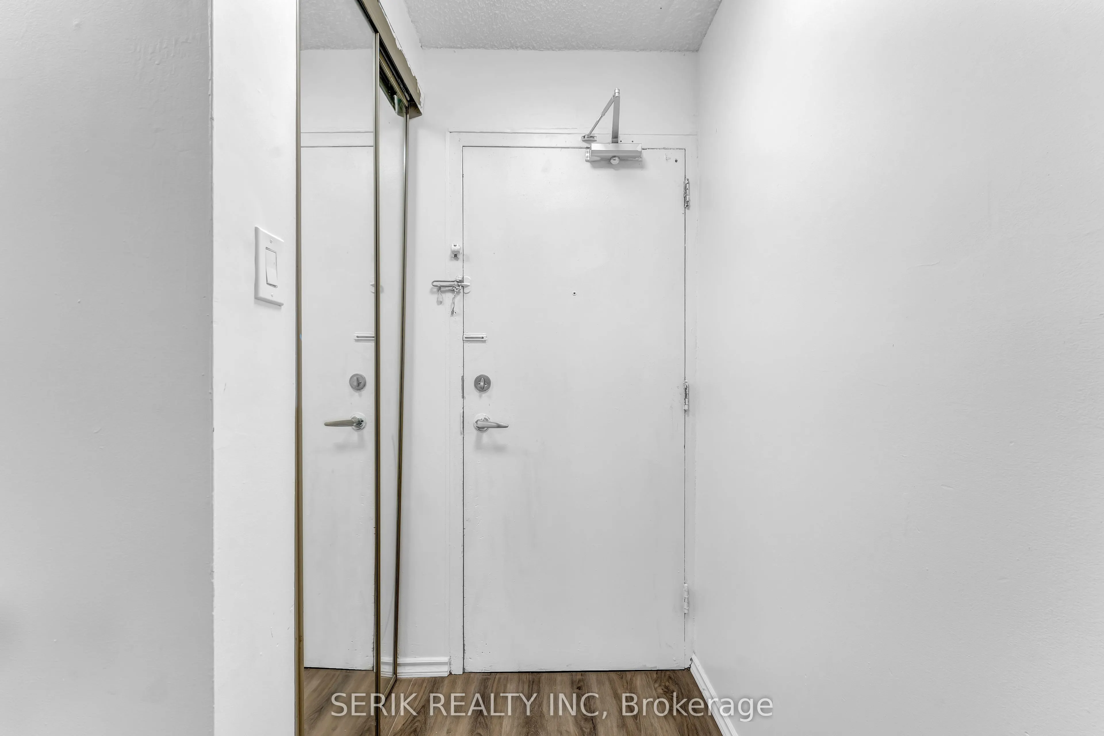 4673 Jane Street, #517