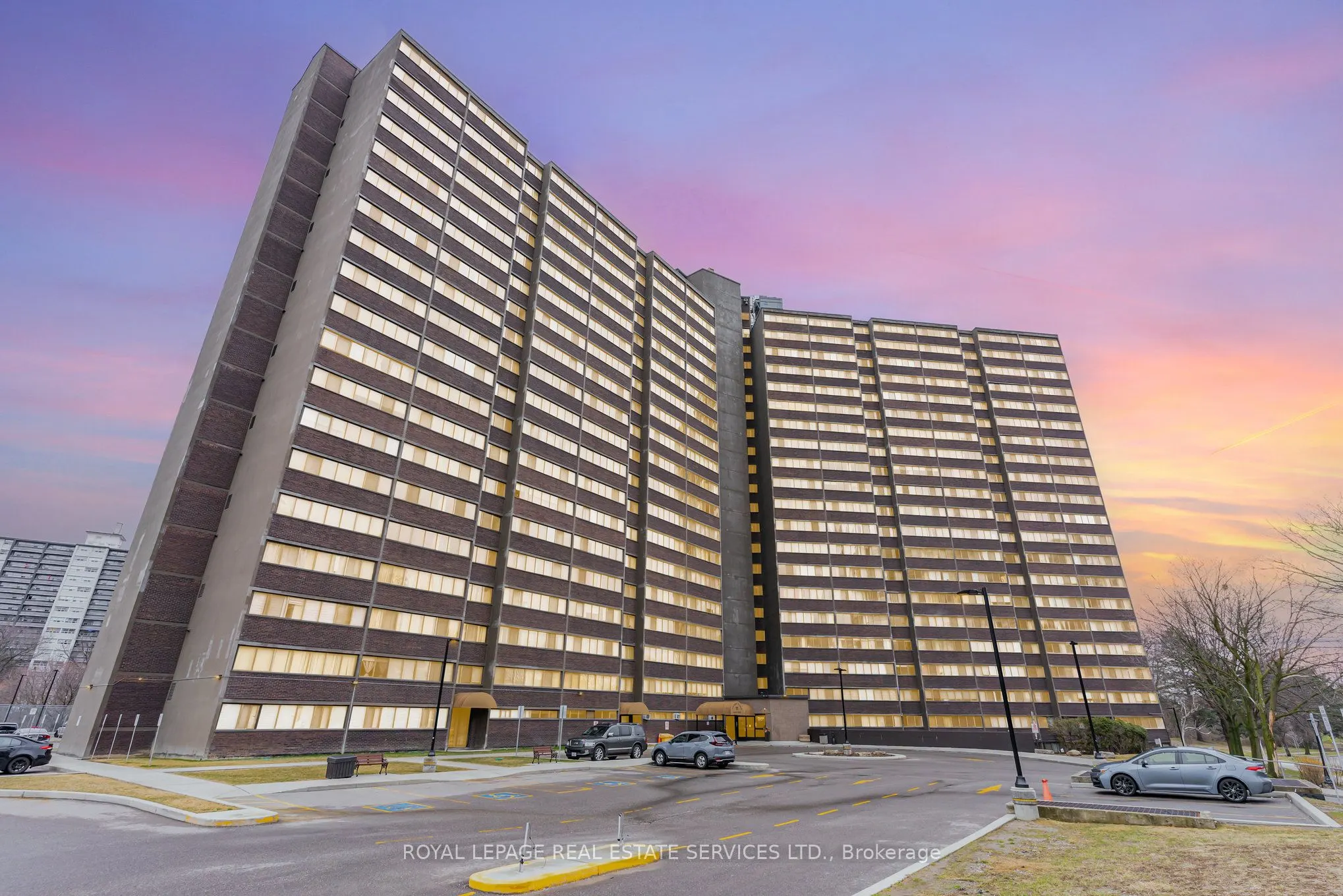 11 Wincott Drive, #711