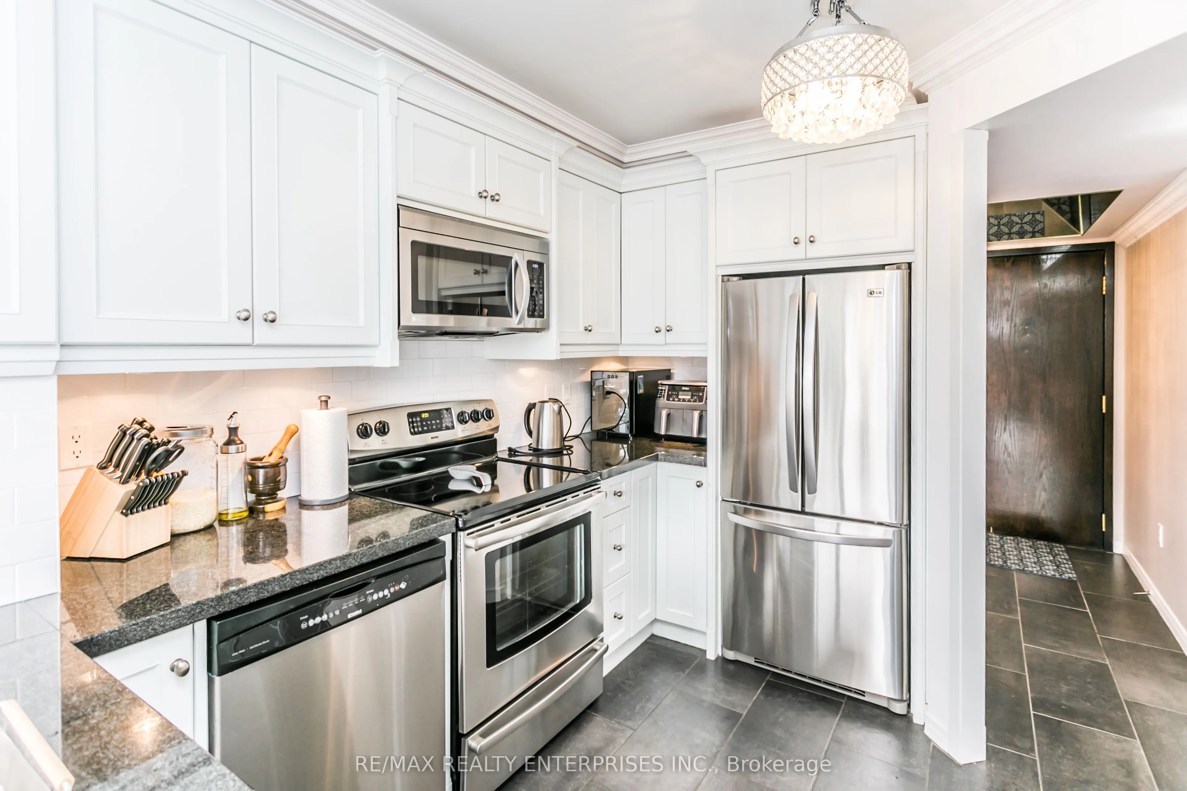 1700 The Collegeway, #402