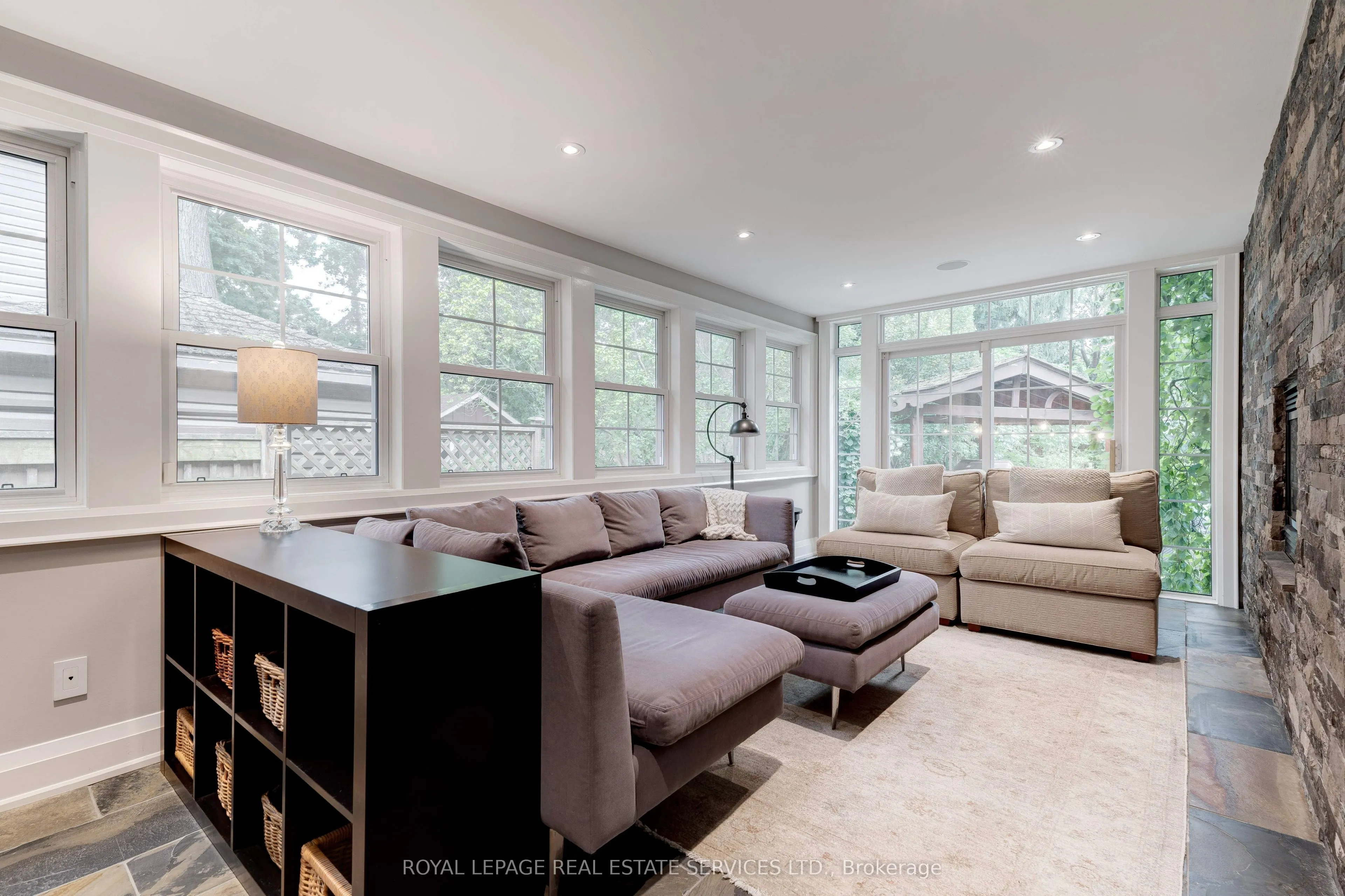 938 Meadow Wood Road