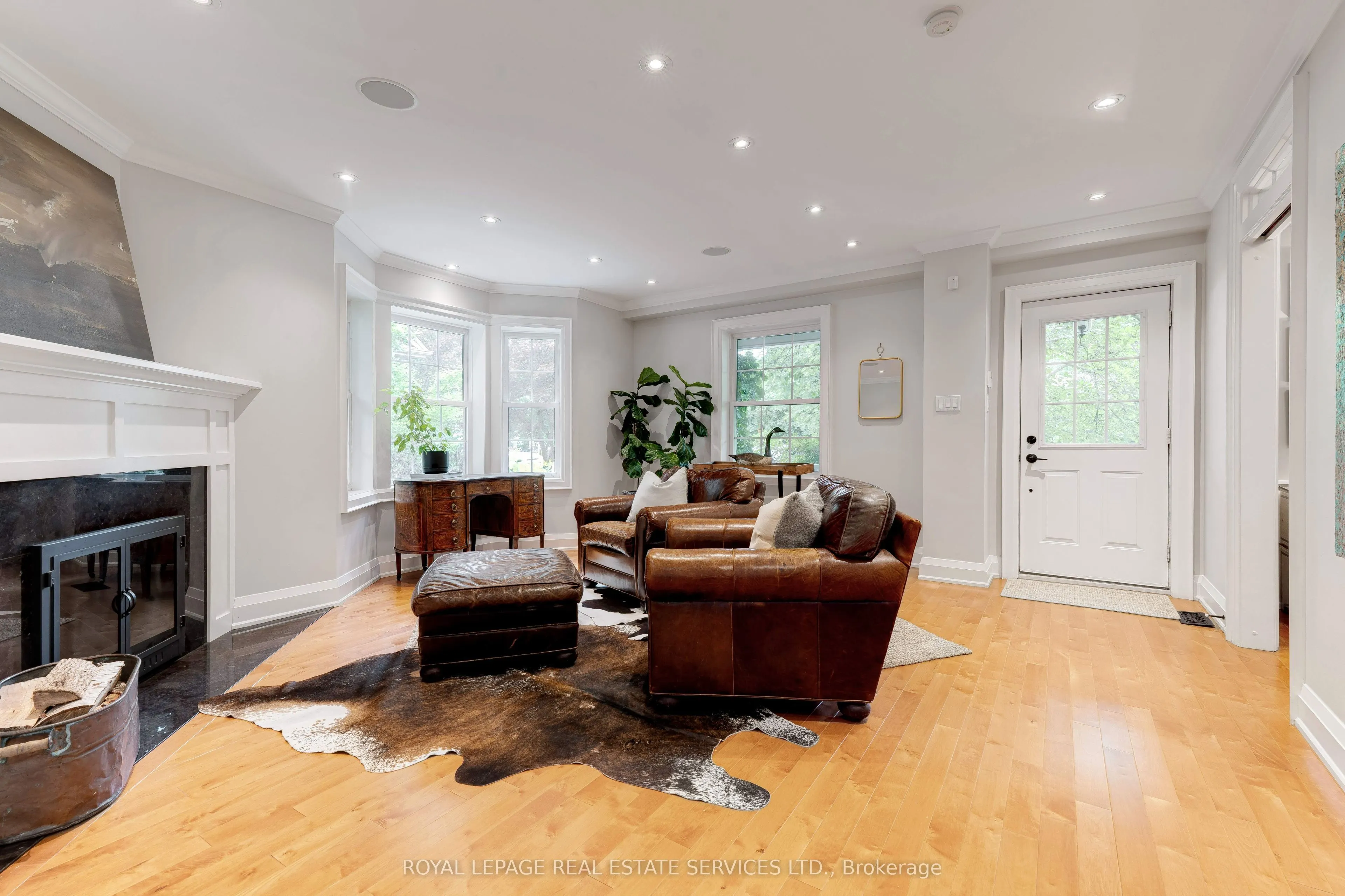 938 Meadow Wood Road