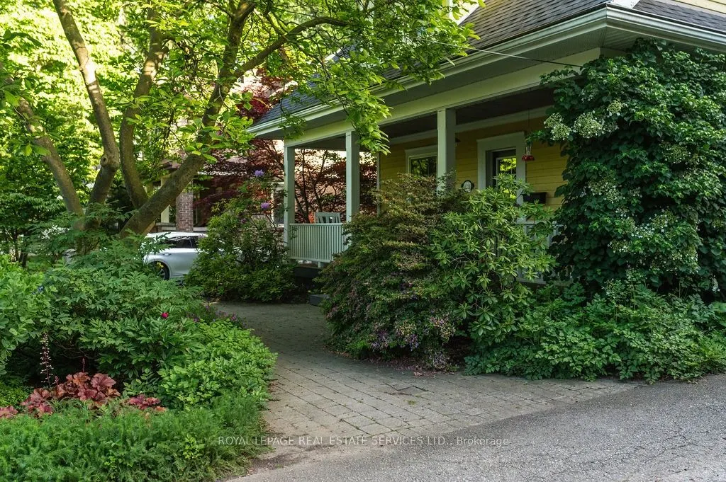 938 Meadow Wood Road