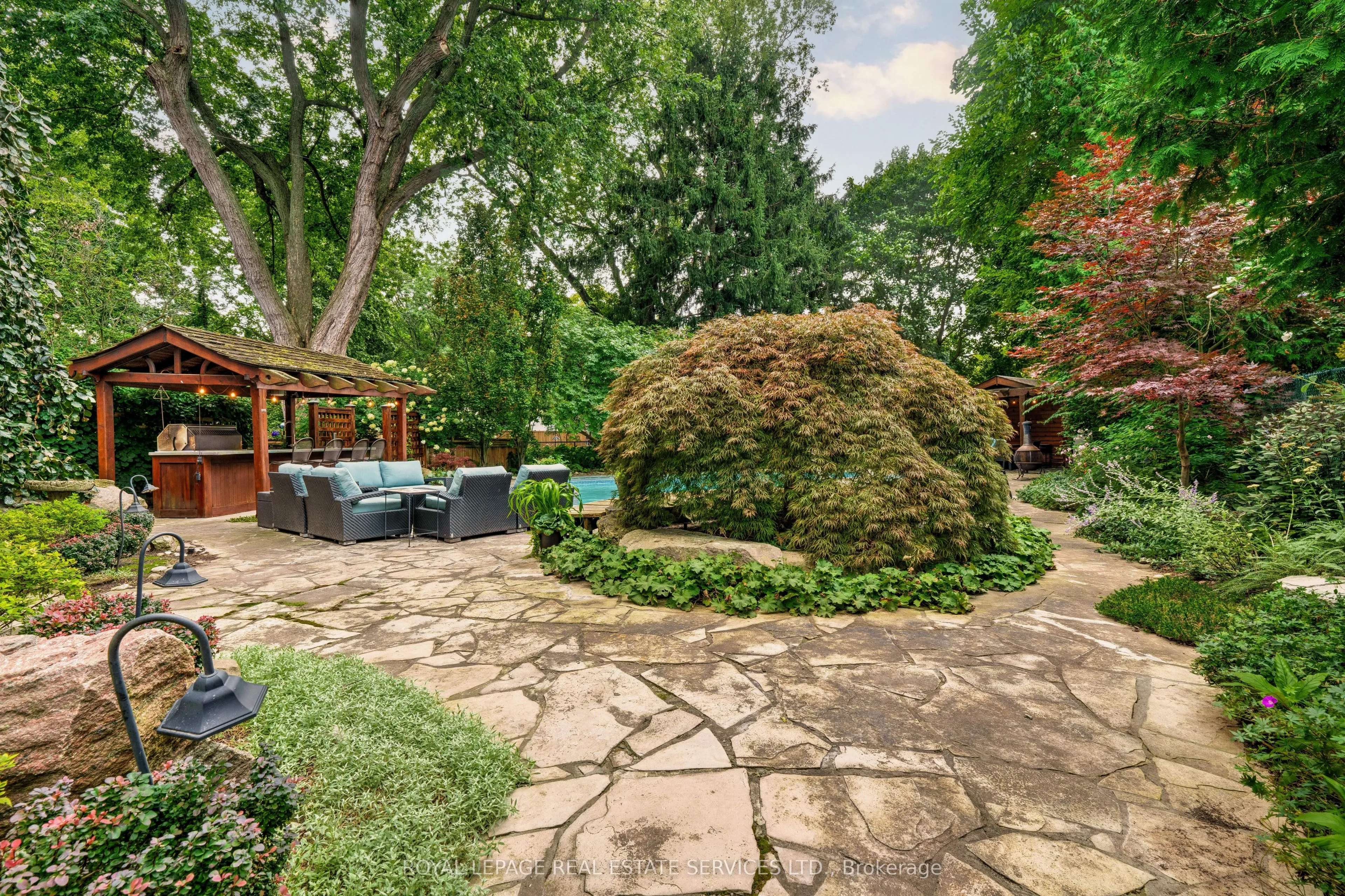 938 Meadow Wood Road