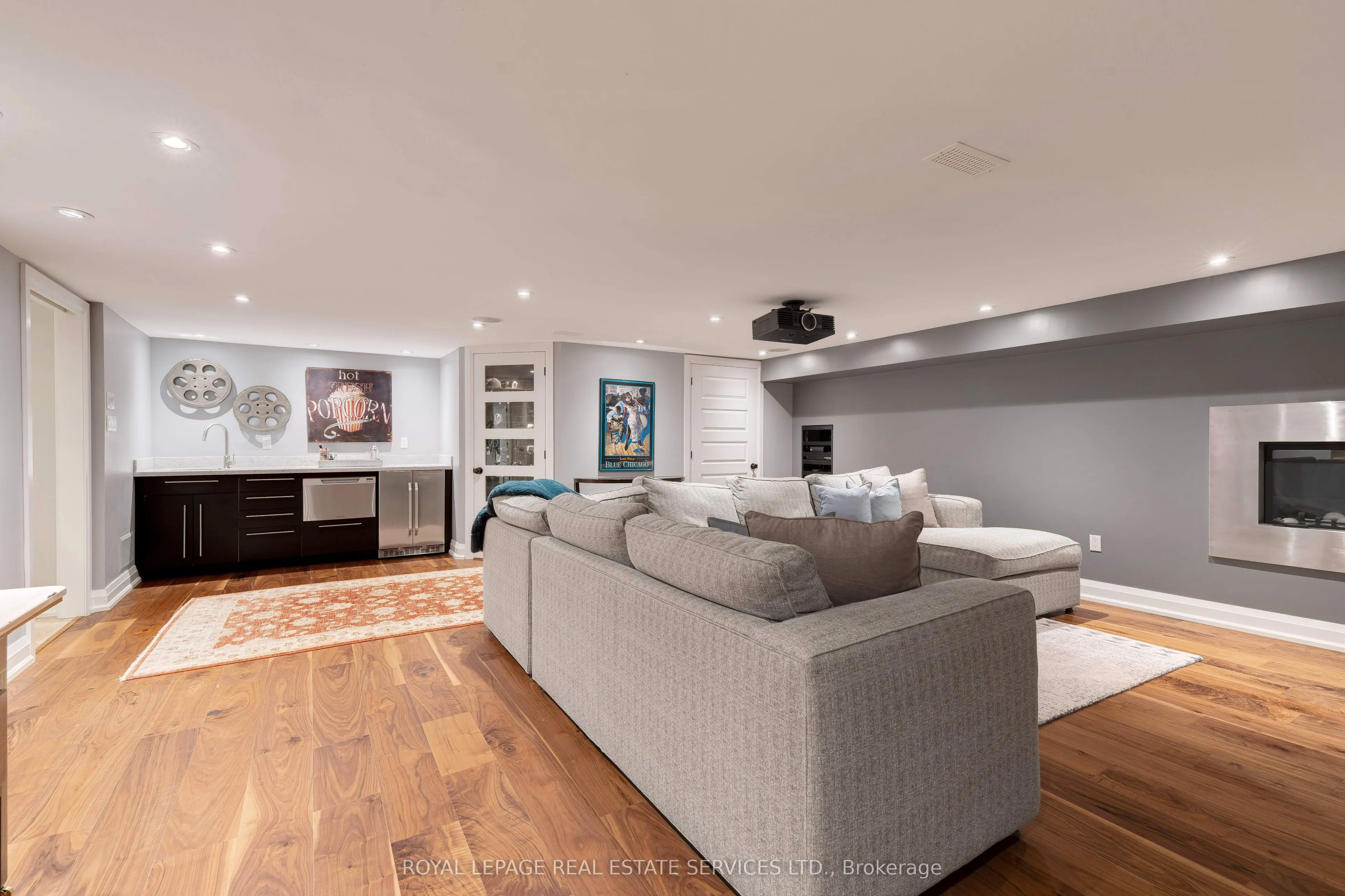 938 Meadow Wood Road