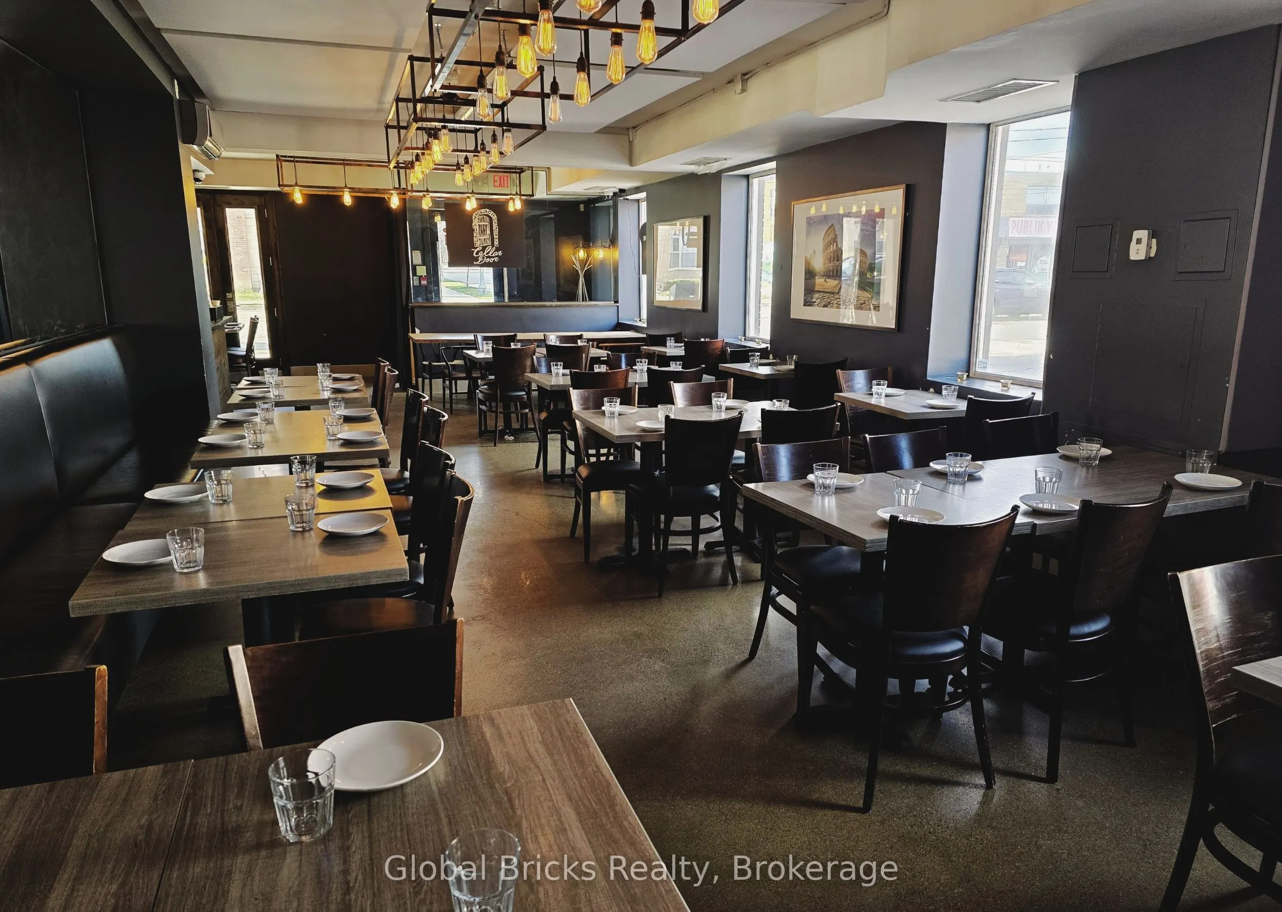 3003 Lake Shore Boulevard W