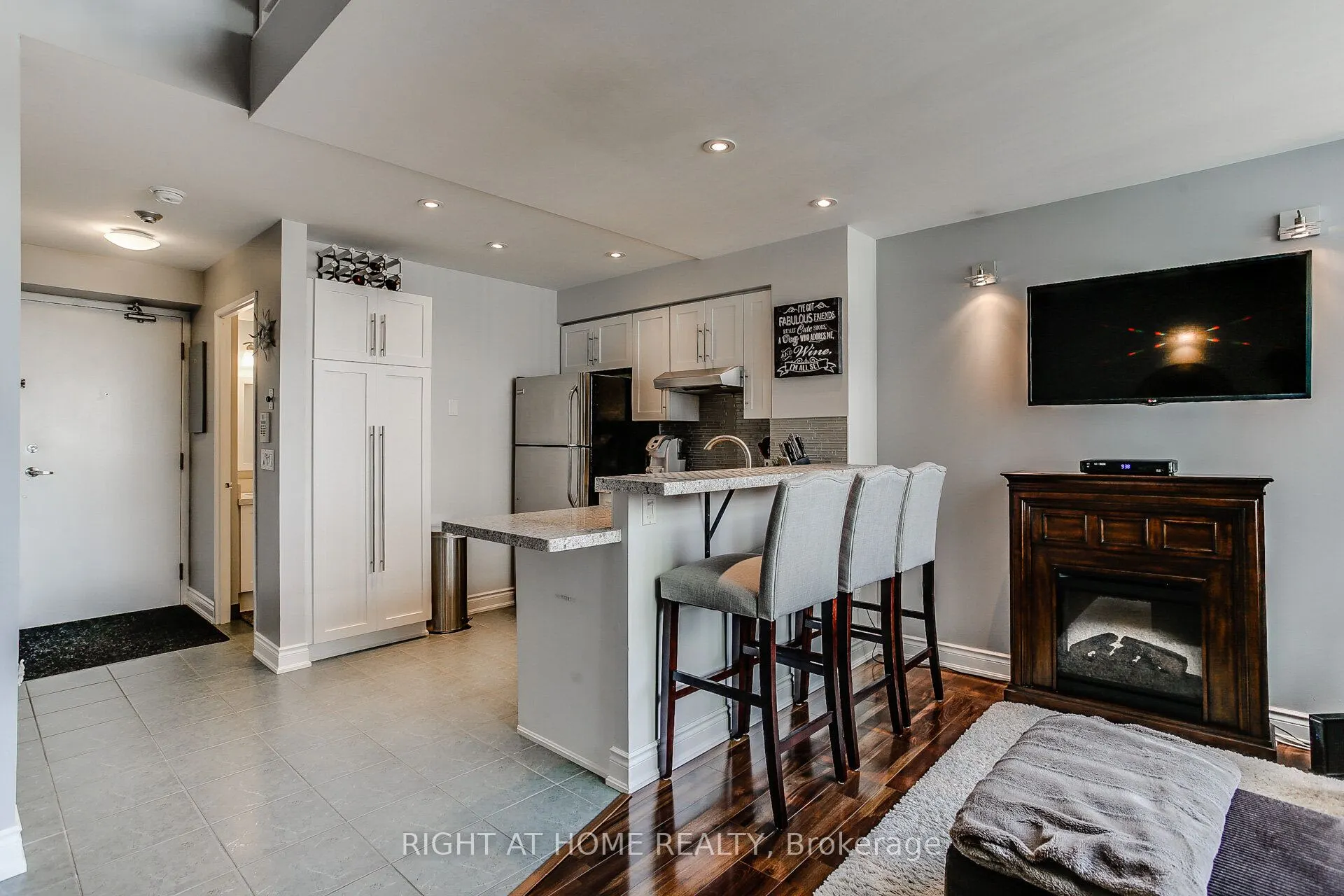 300 Manitoba Street #426