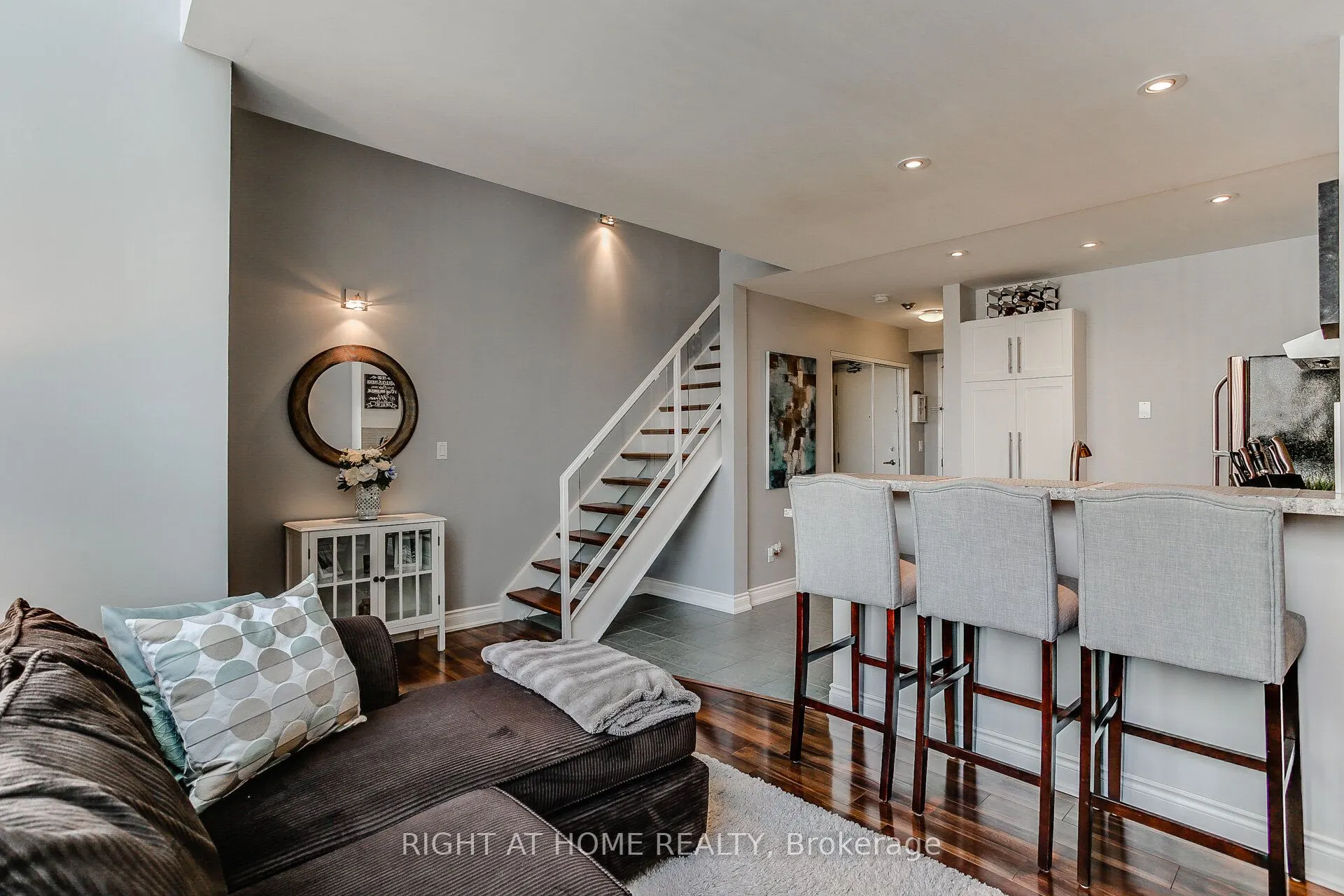 300 Manitoba Street #426