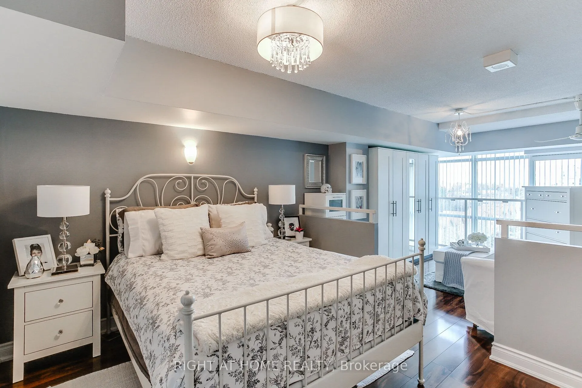 300 Manitoba Street #426