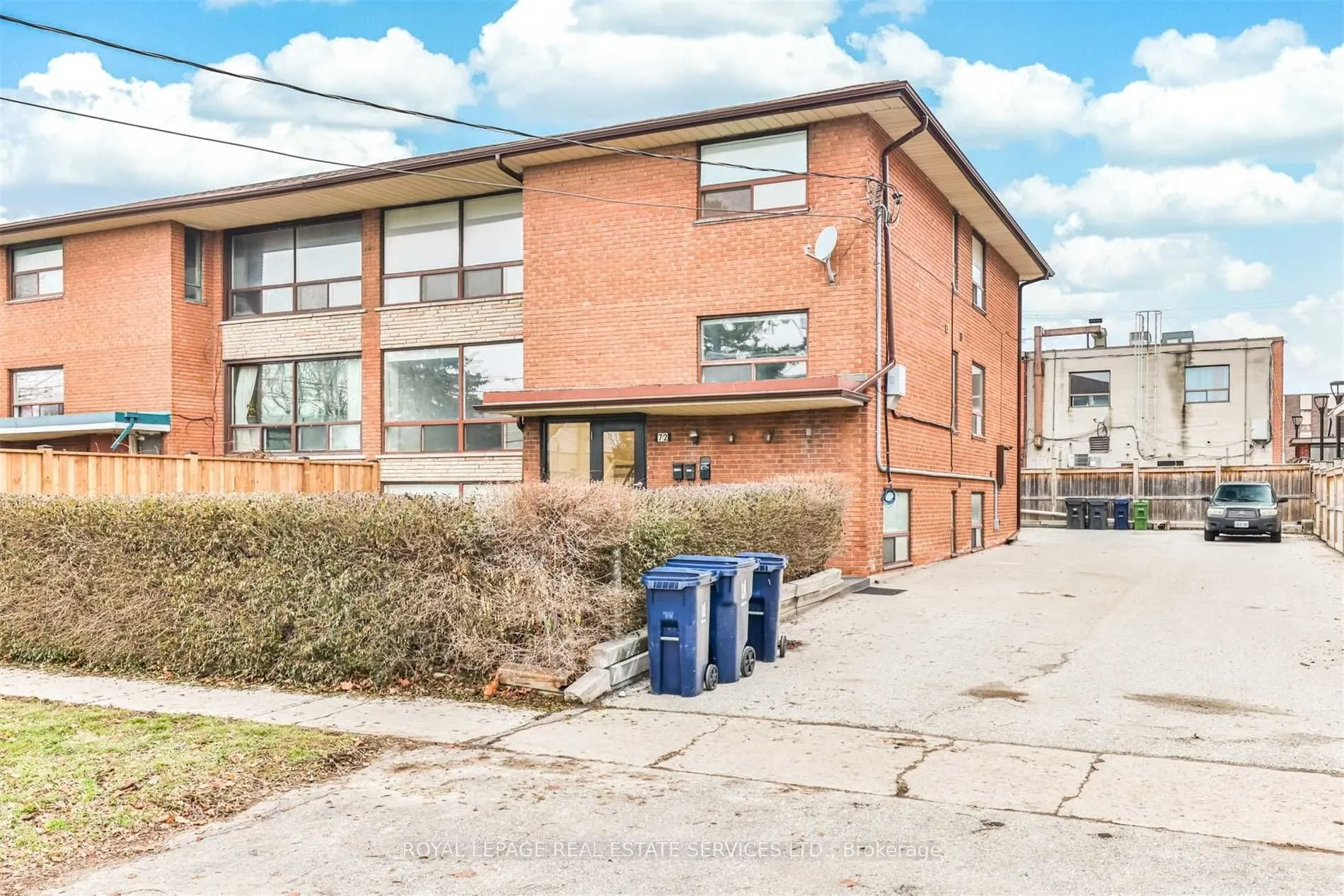 72 Winston Park Boulevard #Lower