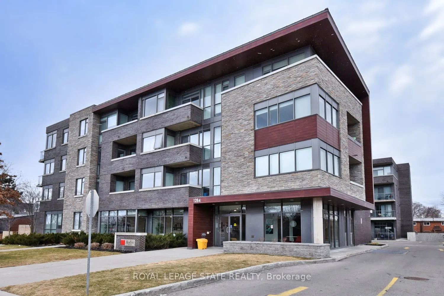 1284 Guelph Line, #421