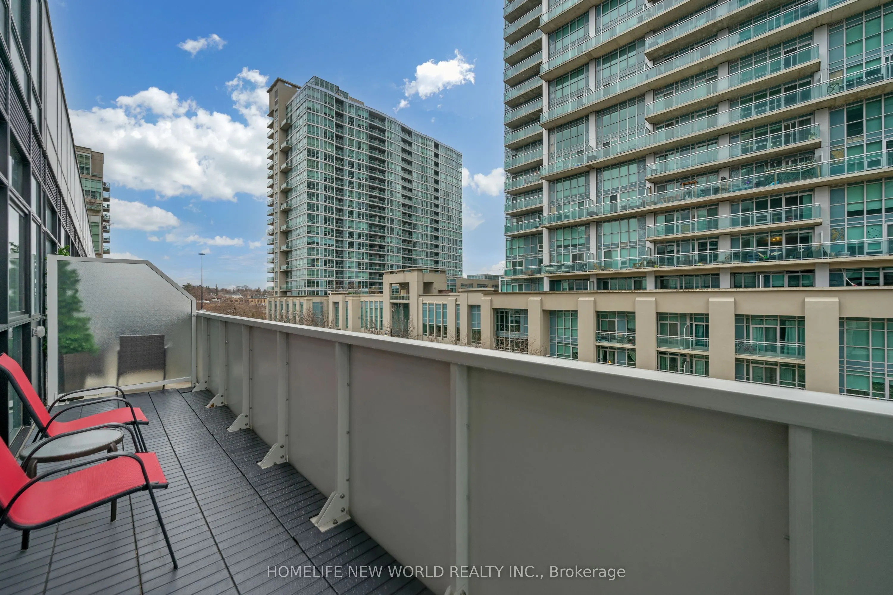 251 Manitoba Street #412
