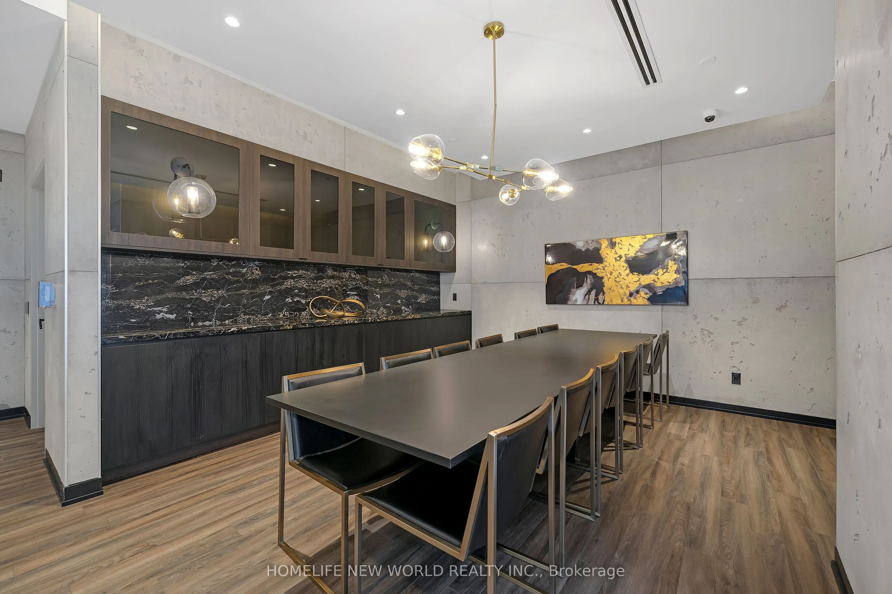 251 Manitoba Street #412