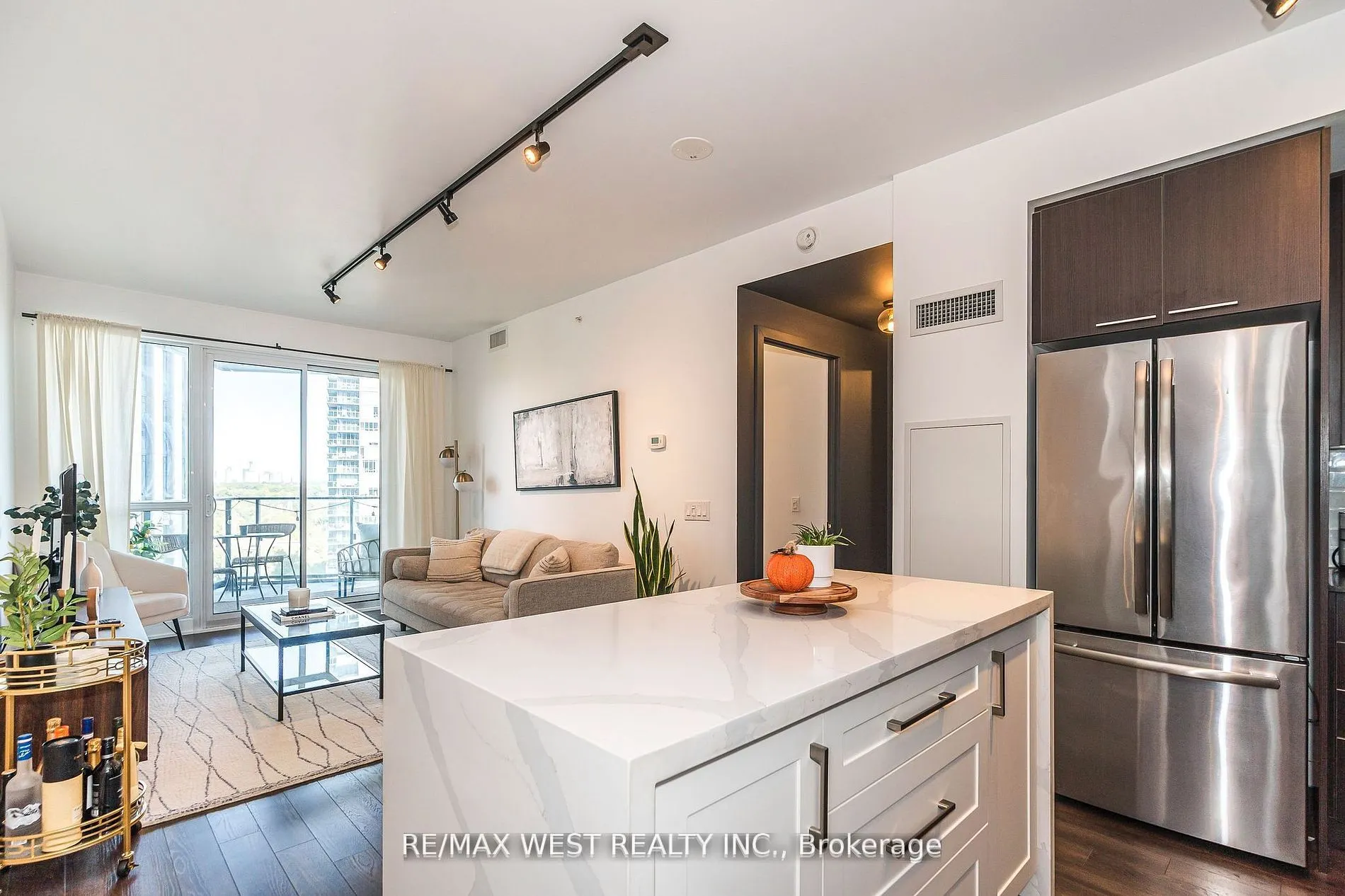 10 Park Lawn Road #1705