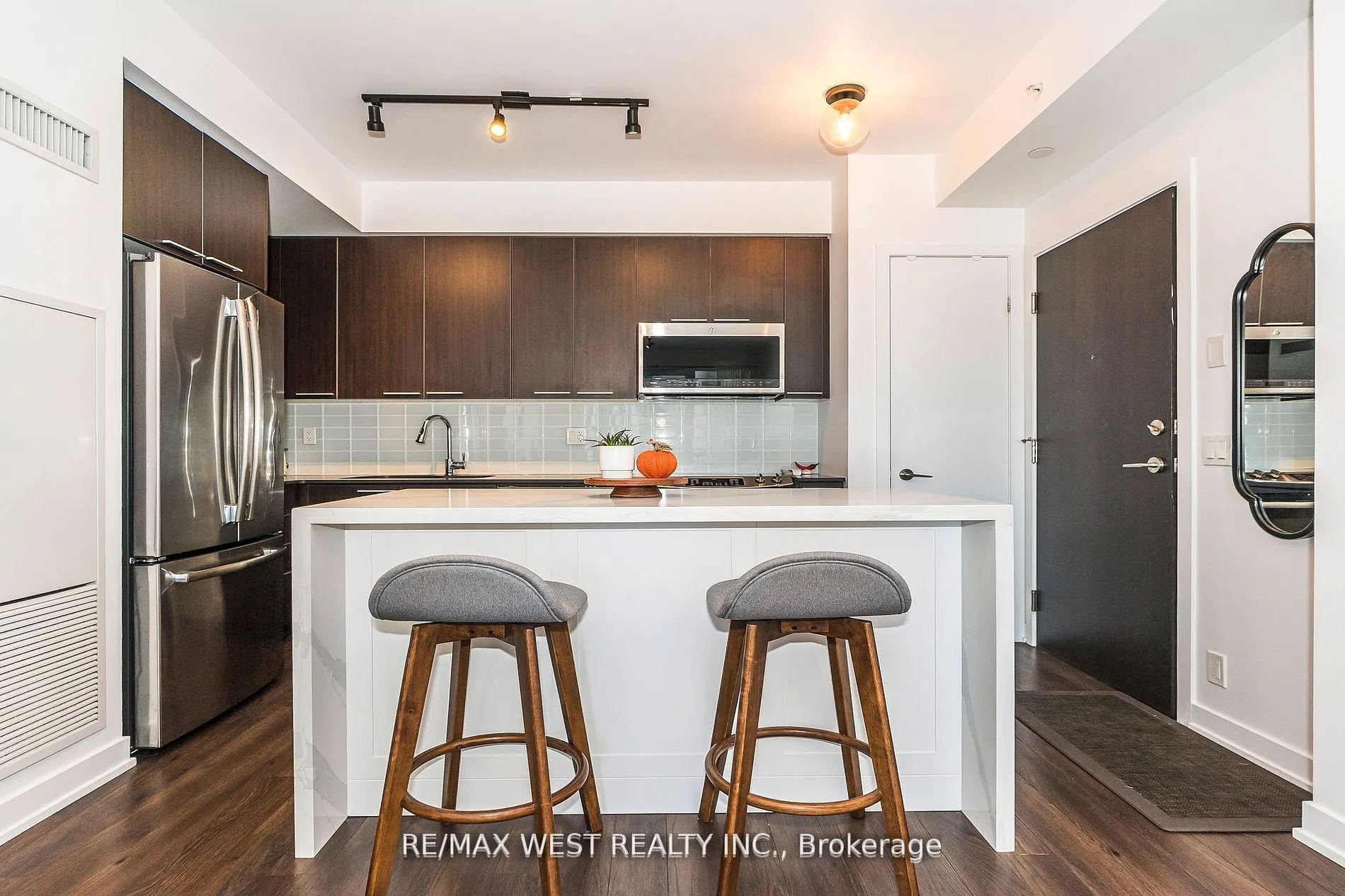 10 Park Lawn Road #1705