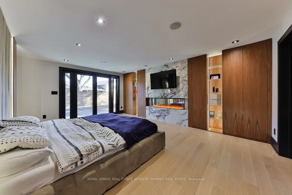 621 Sir Richard's Road