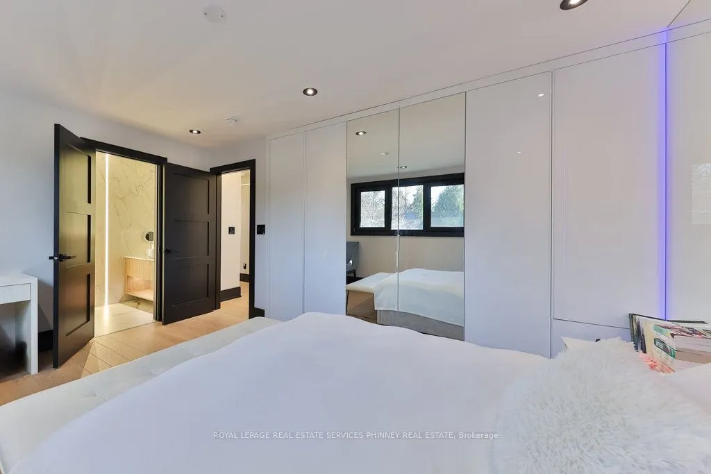 621 Sir Richard's Road