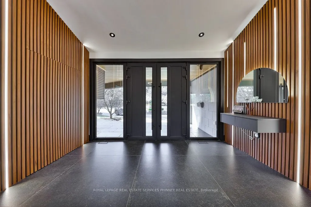 621 Sir Richard's Road