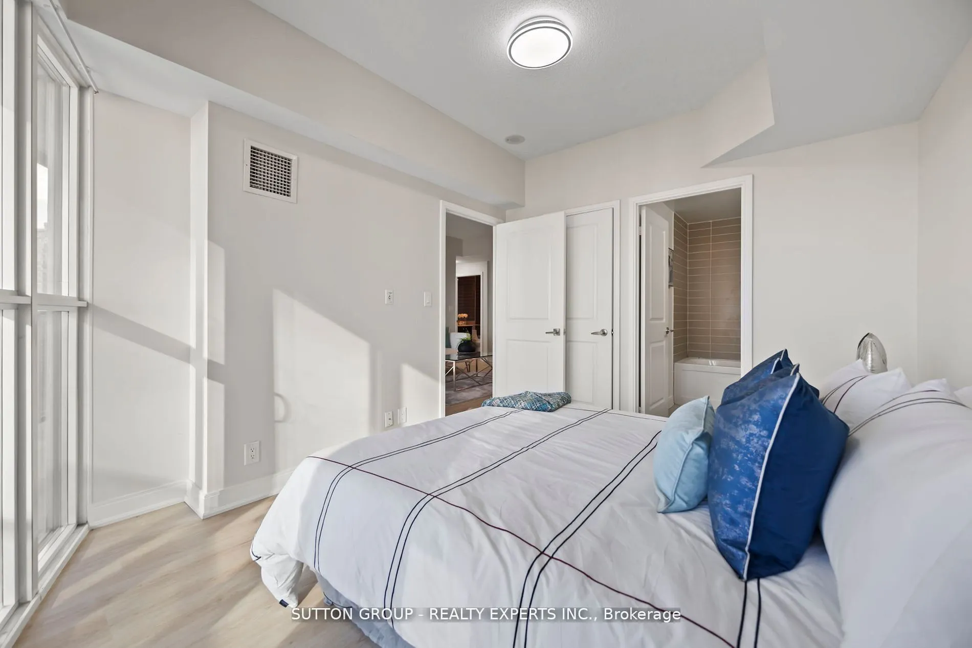 60 Absolute Avenue, #1901