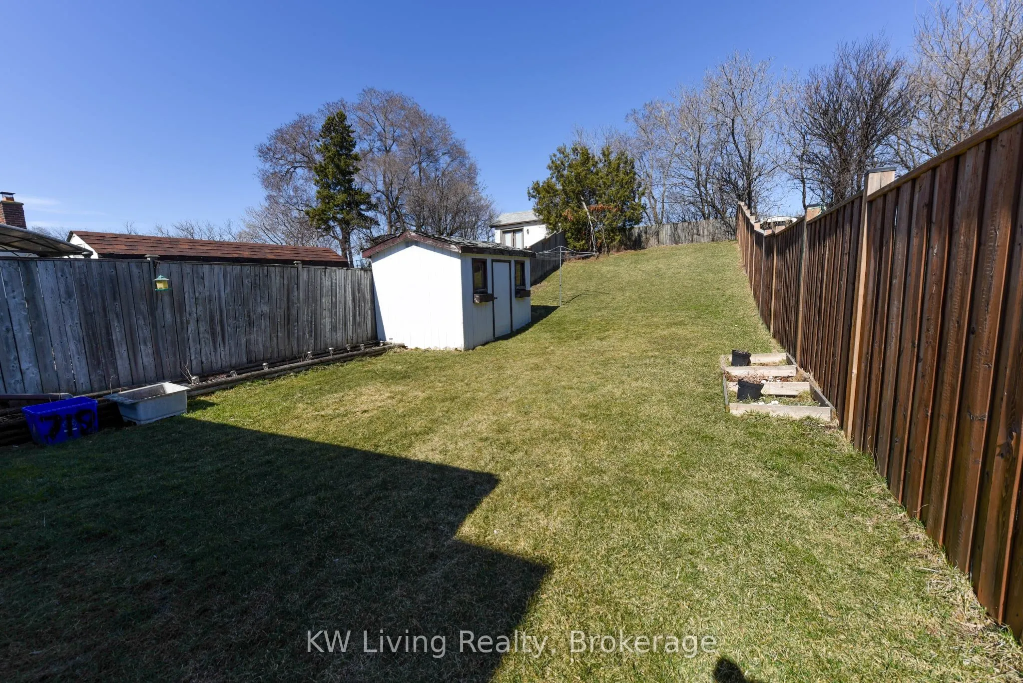 718 Eaglemount Crescent