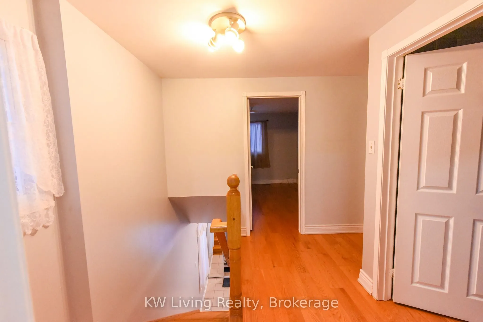 718 Eaglemount Crescent