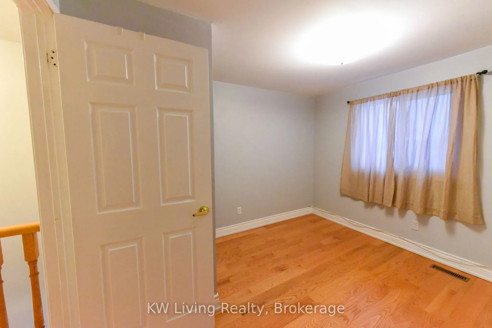 718 Eaglemount Crescent