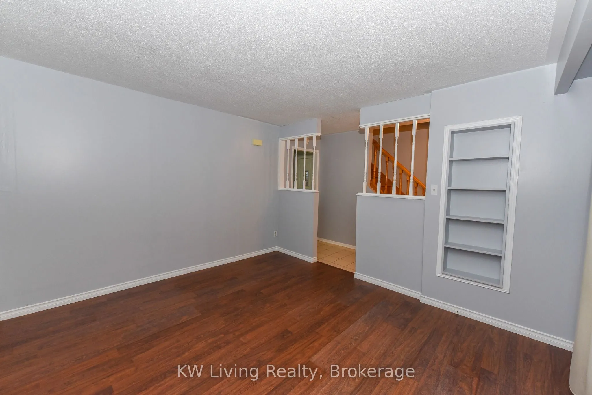 718 Eaglemount Crescent