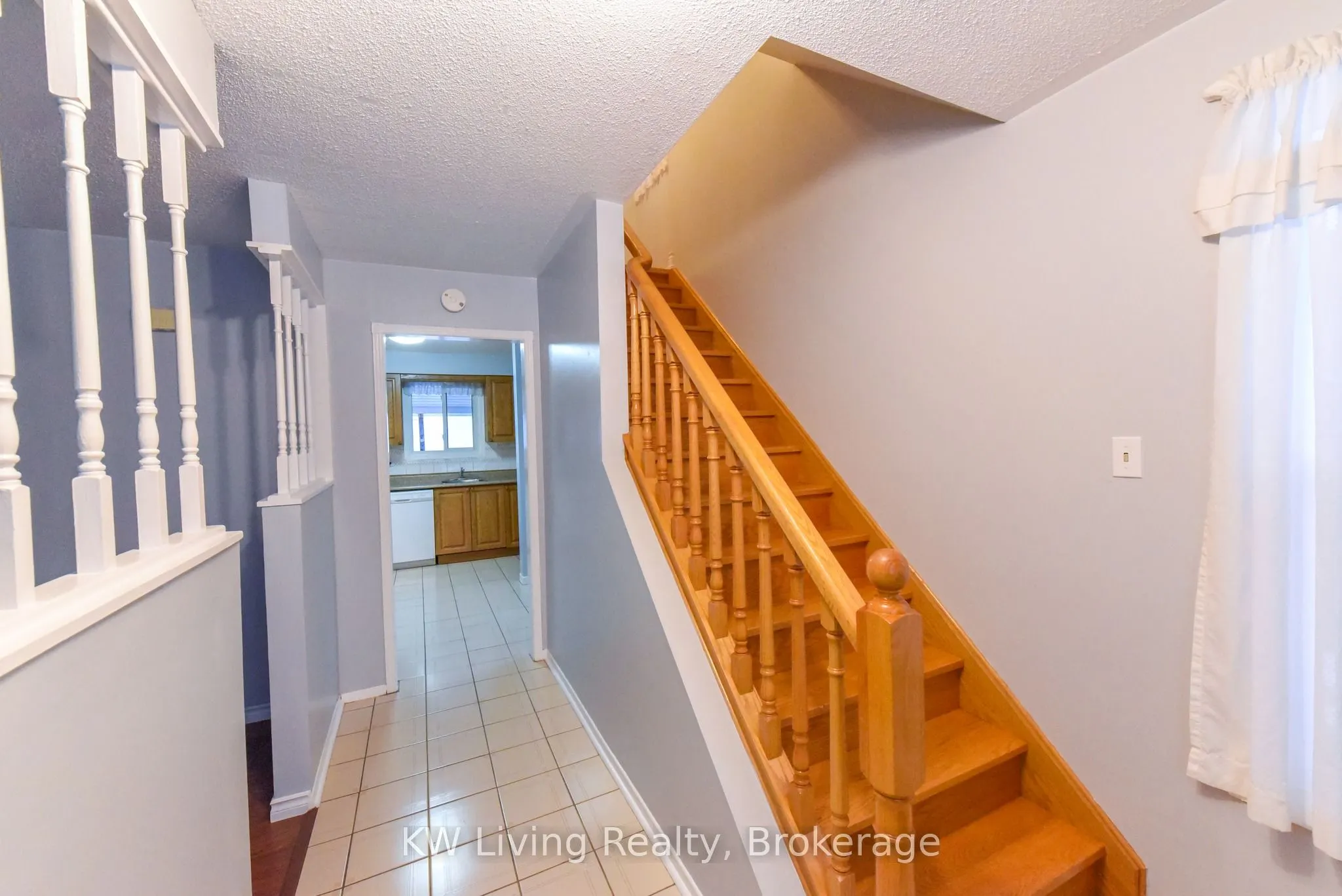 718 Eaglemount Crescent