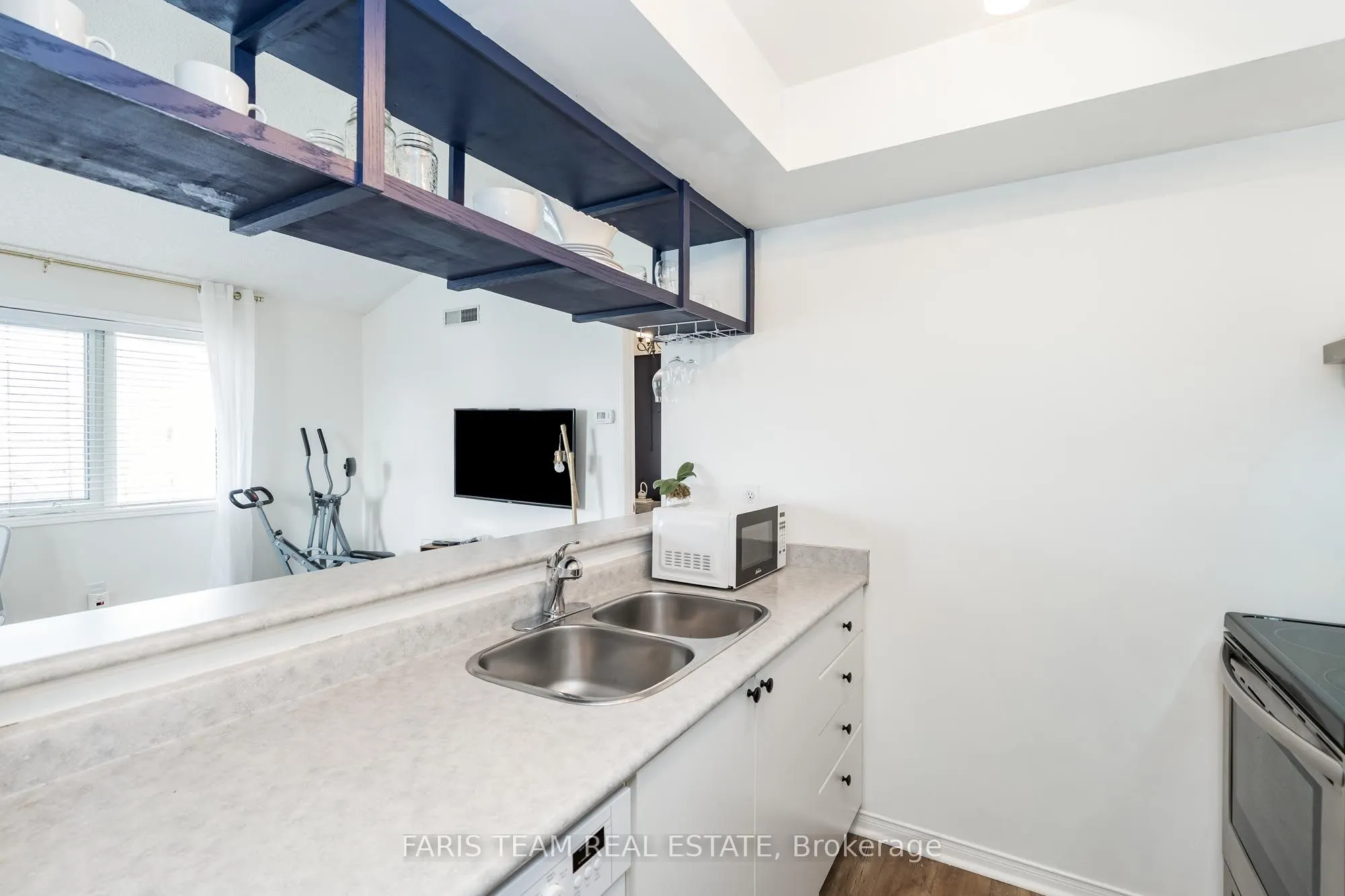 111 Bristol Road E, #112