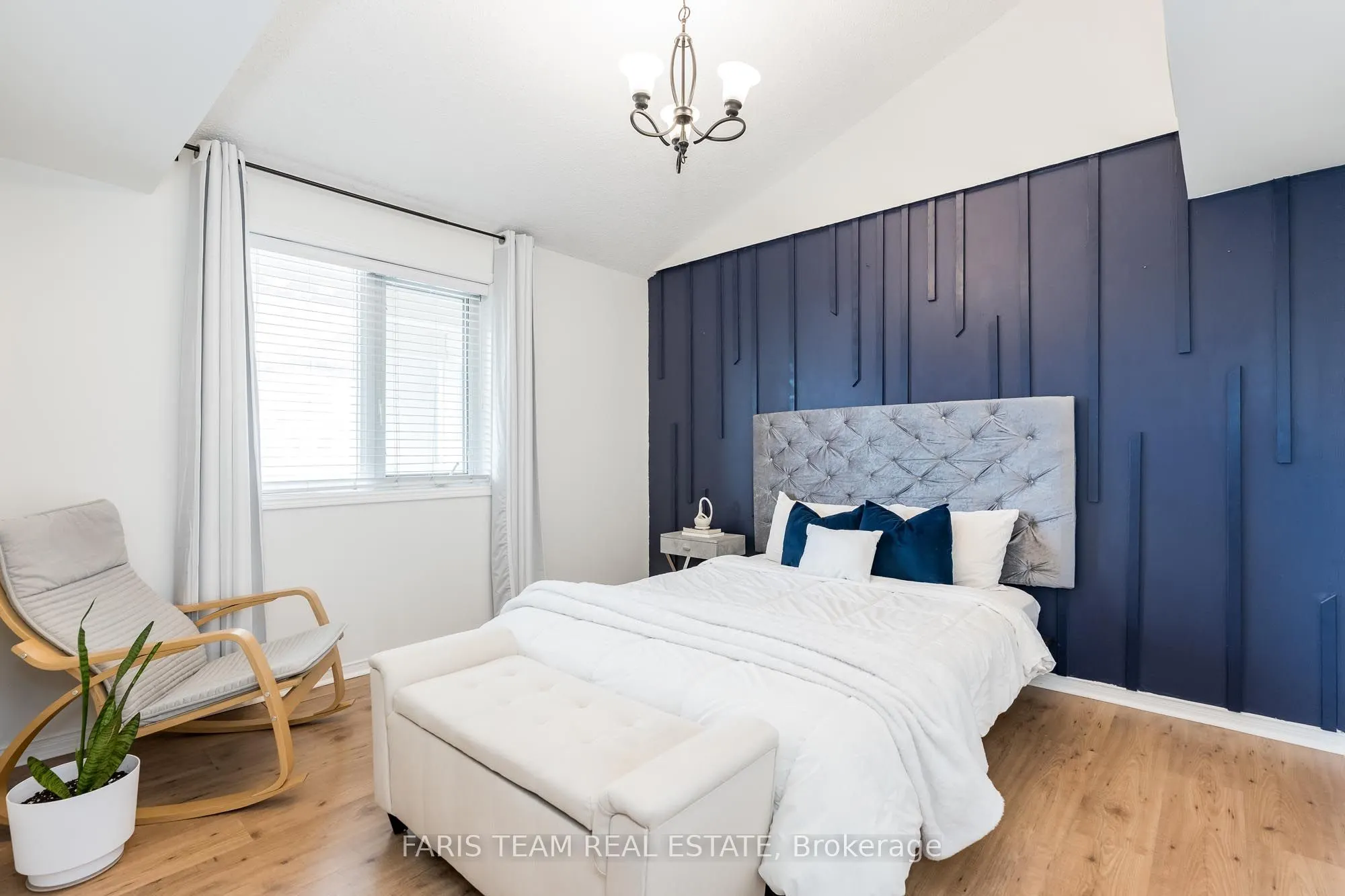 111 Bristol Road E, #112