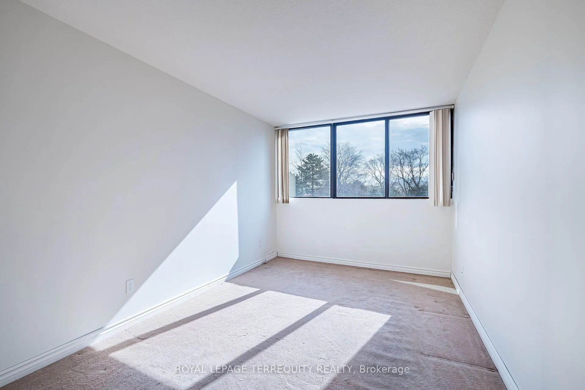 1333 Bloor Street, #211