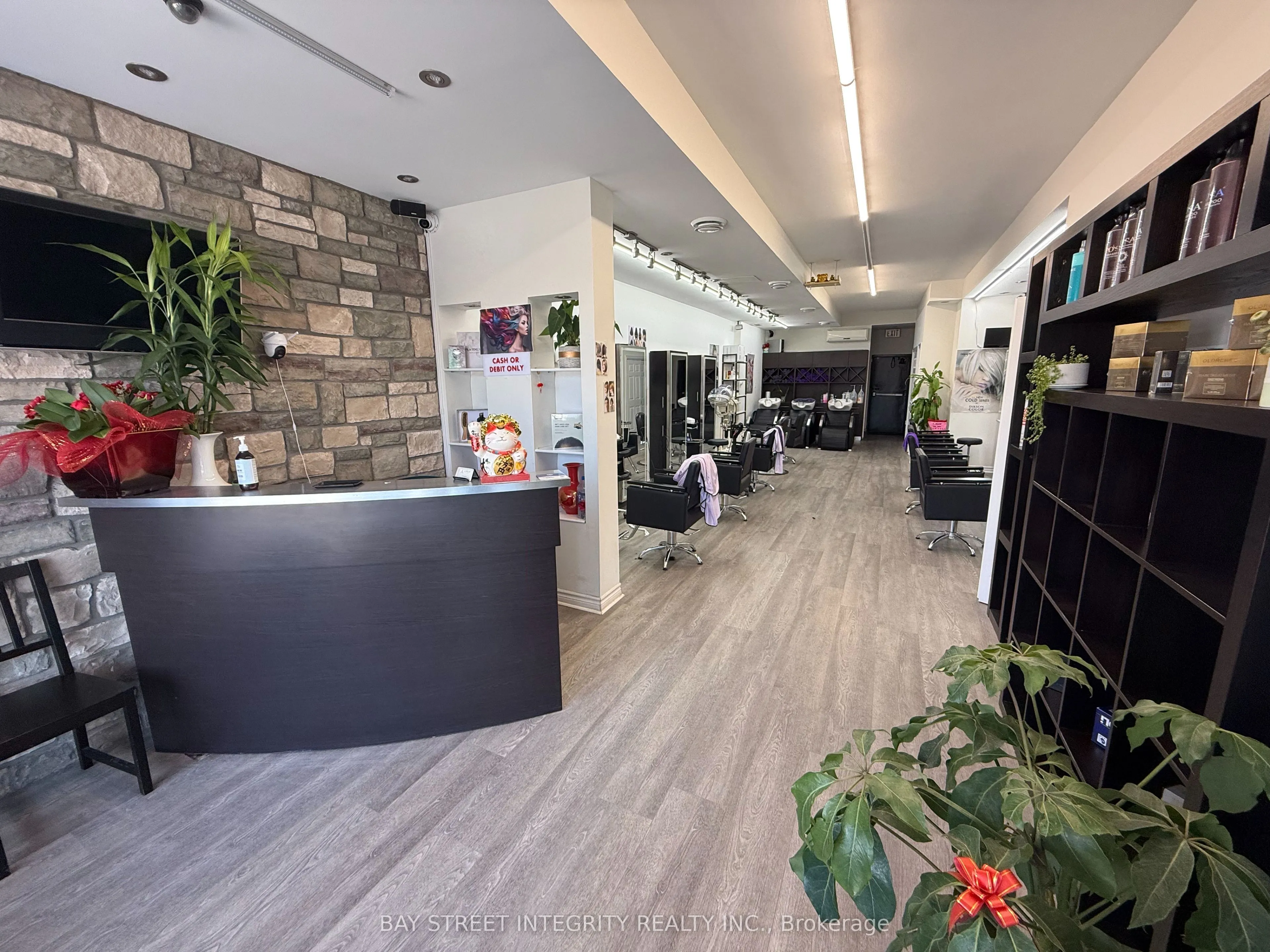 1850 Lakeshore Road W