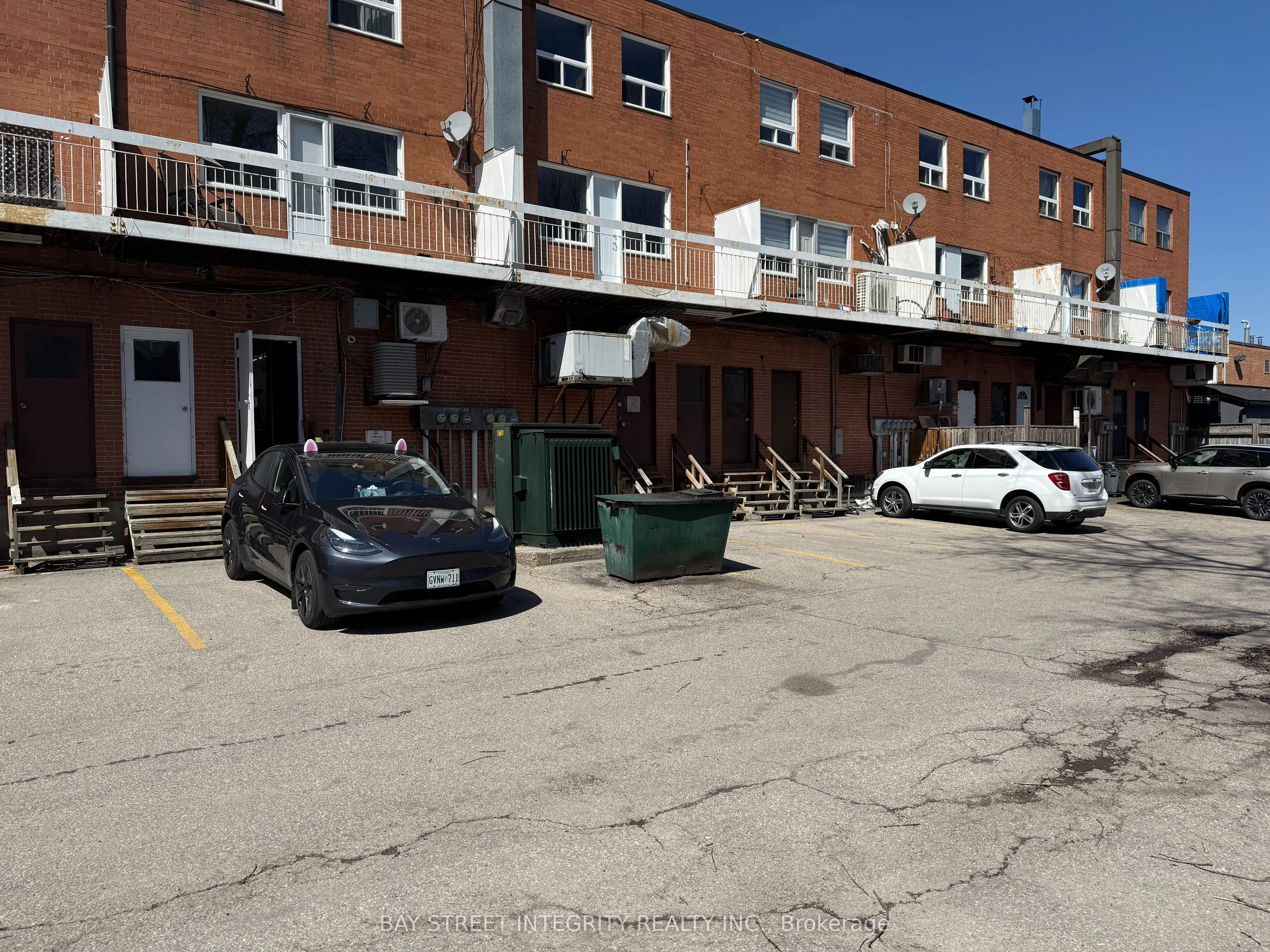 1850 Lakeshore Road W