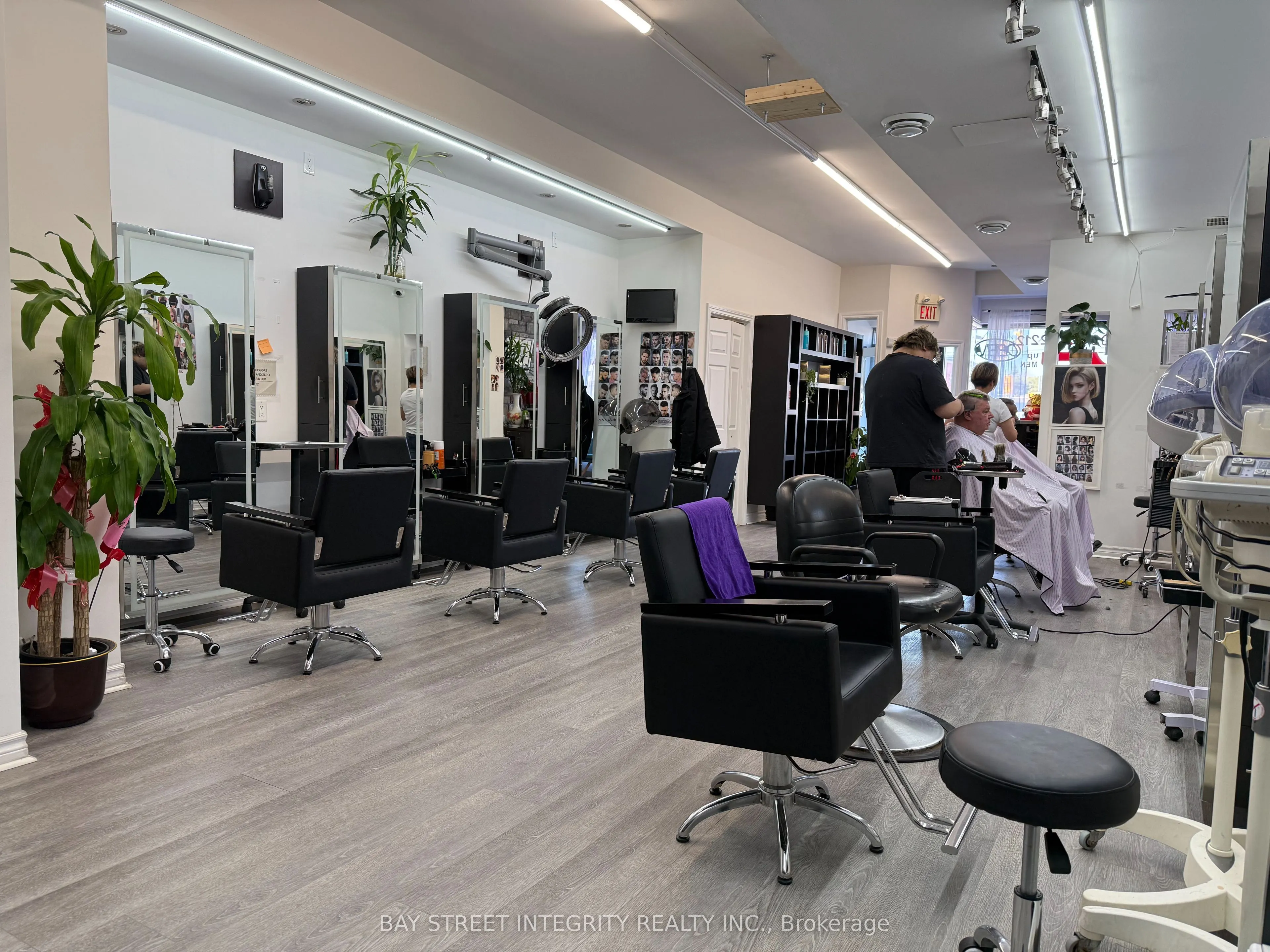 1850 Lakeshore Road W