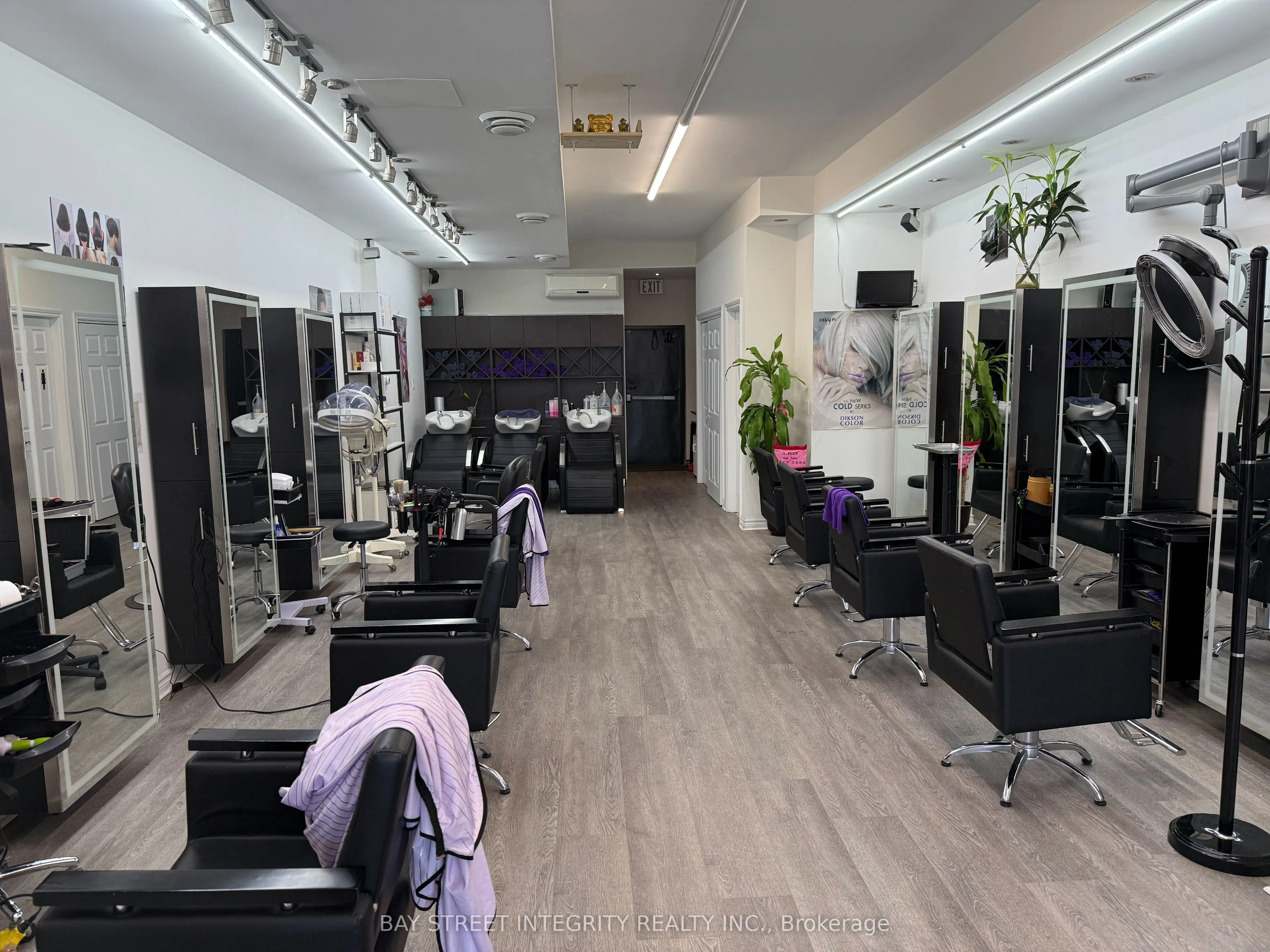 1850 Lakeshore Road W