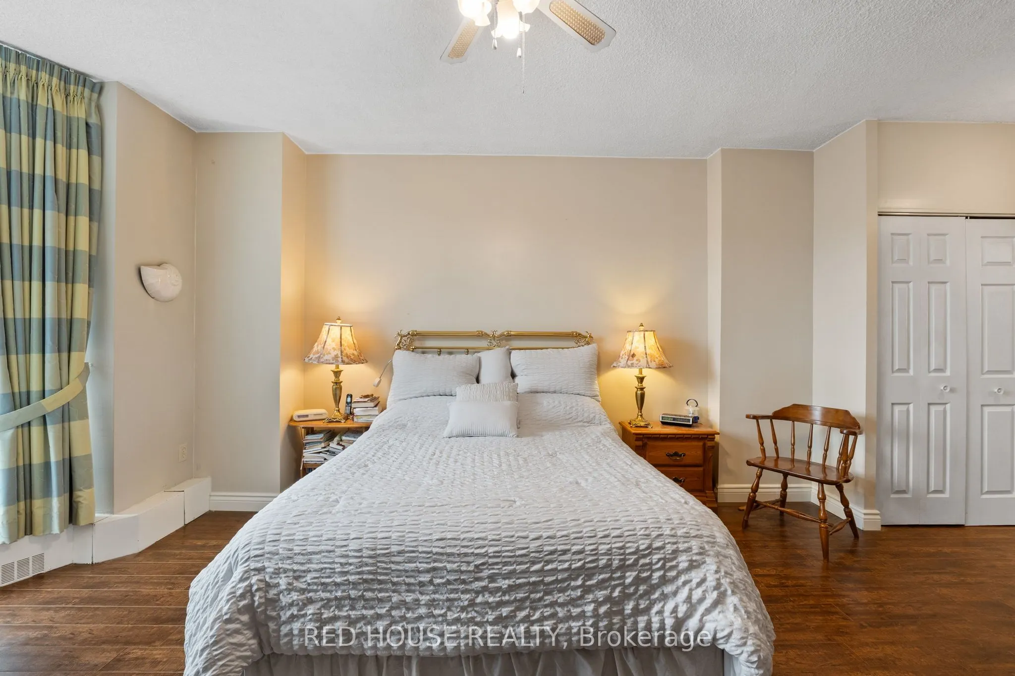 5250 Lakeshore Road #809