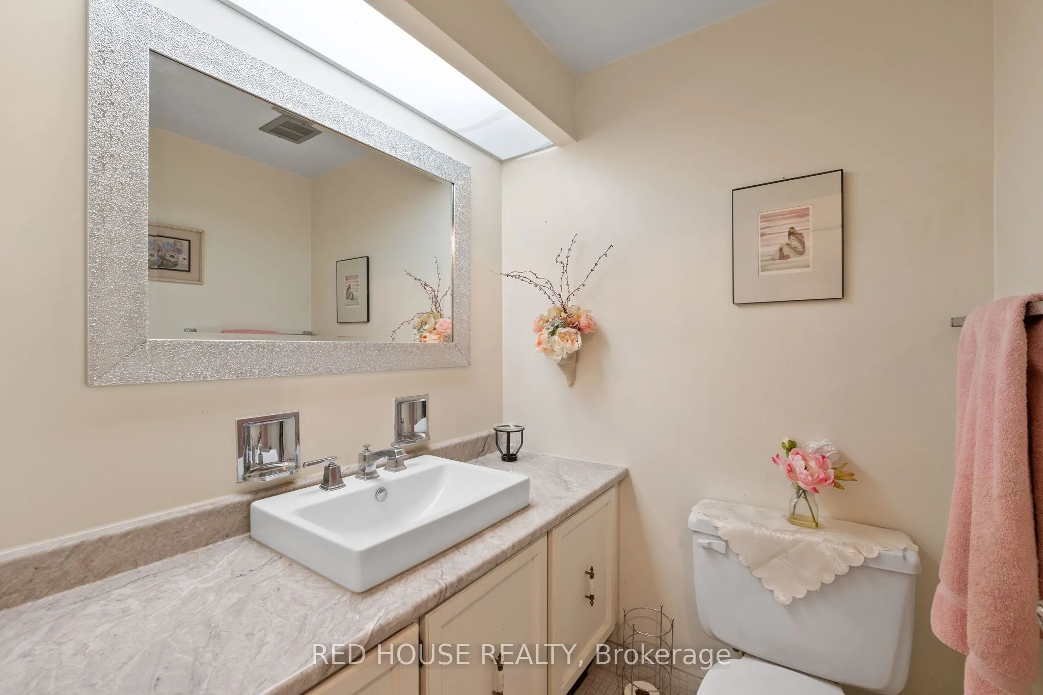 5250 Lakeshore Road #809