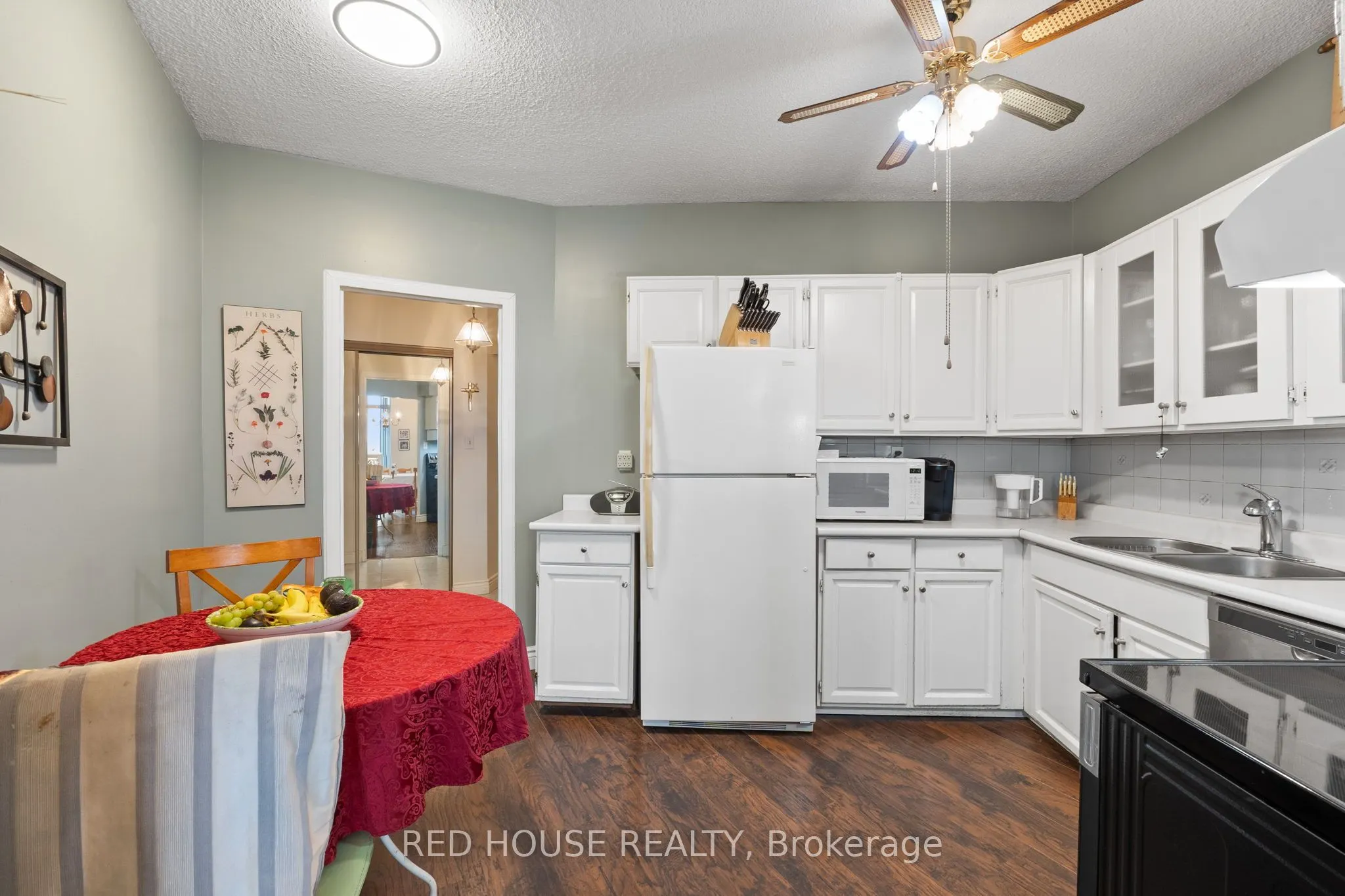 5250 Lakeshore Road #809