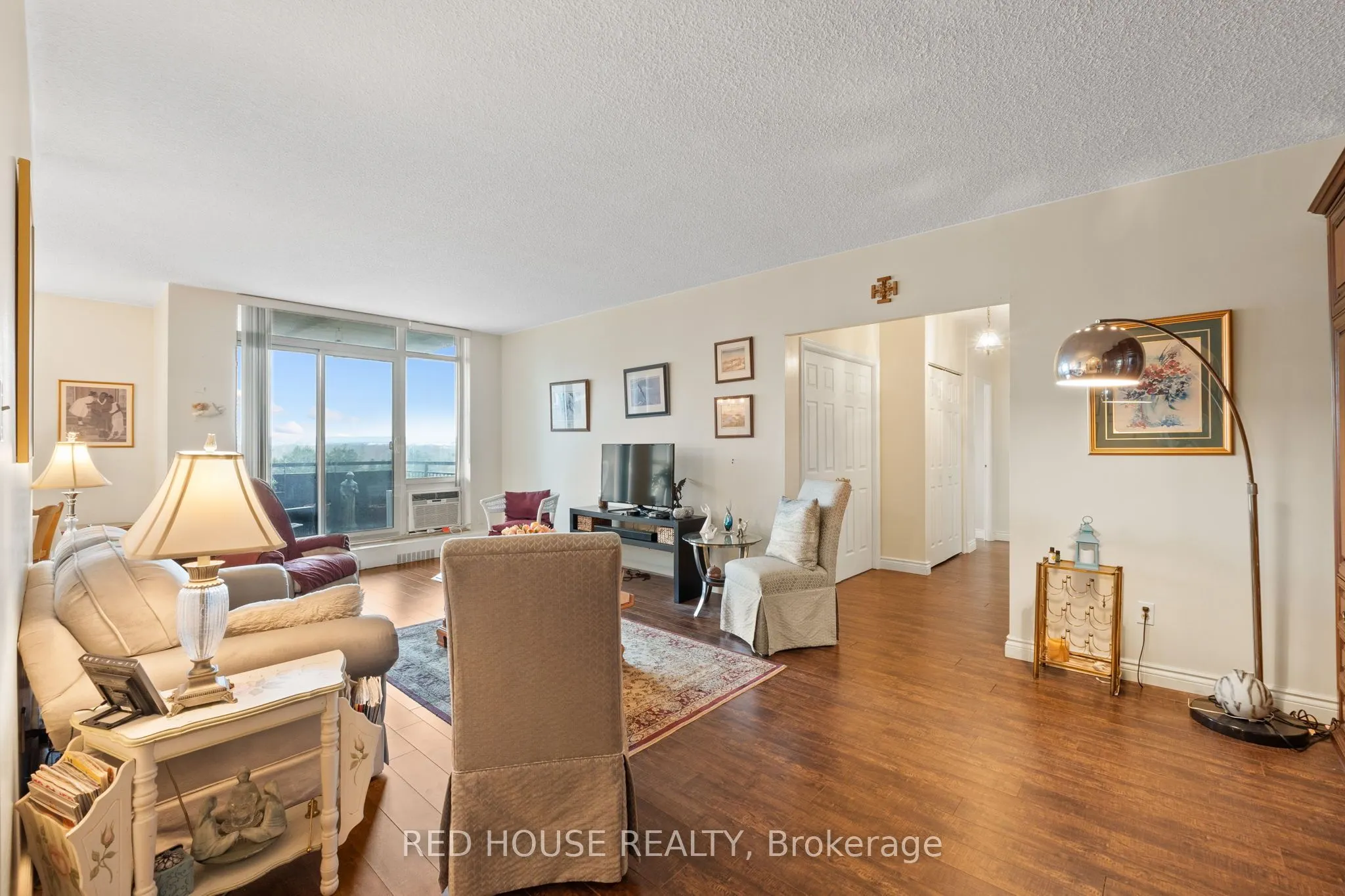 5250 Lakeshore Road #809