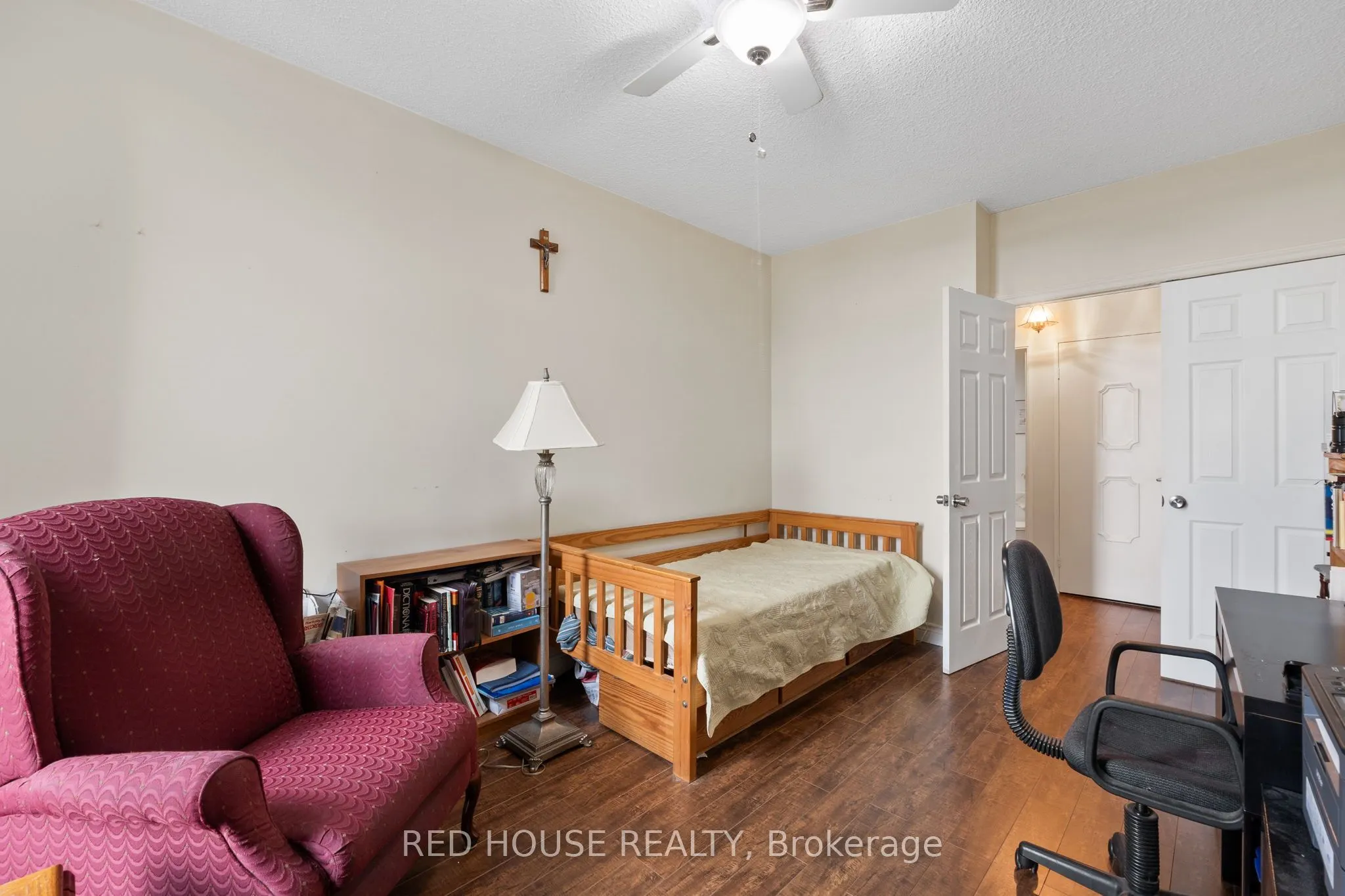 5250 Lakeshore Road #809