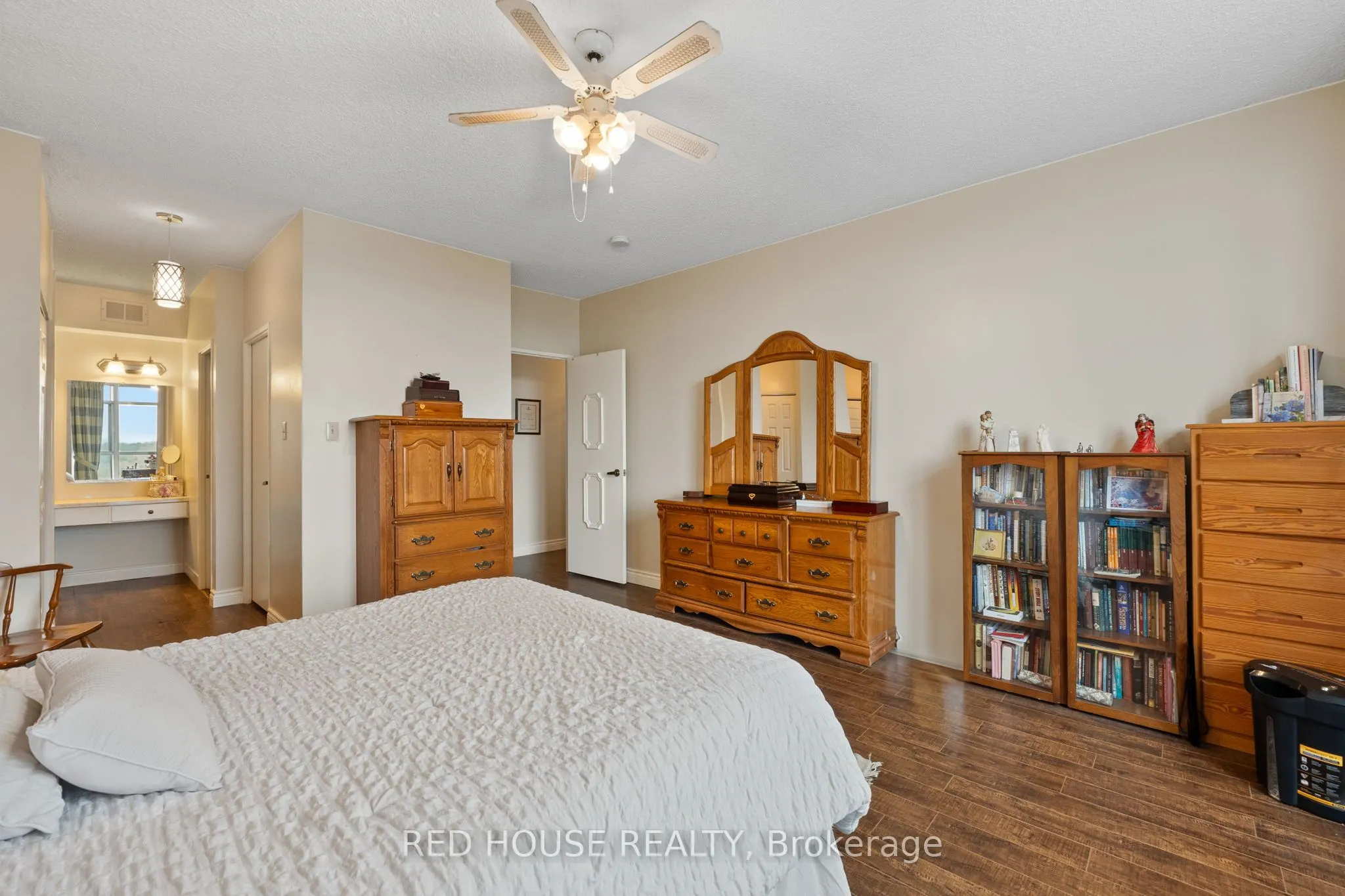 5250 Lakeshore Road #809