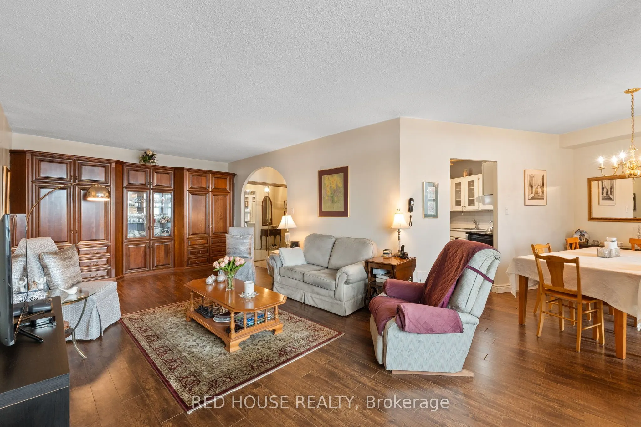 5250 Lakeshore Road #809