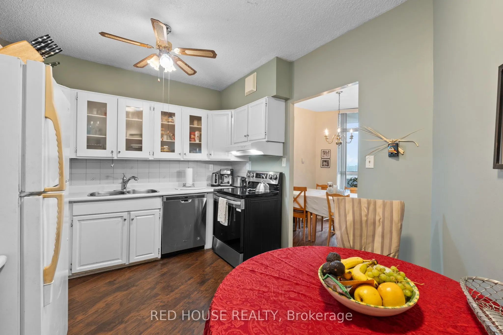 5250 Lakeshore Road #809